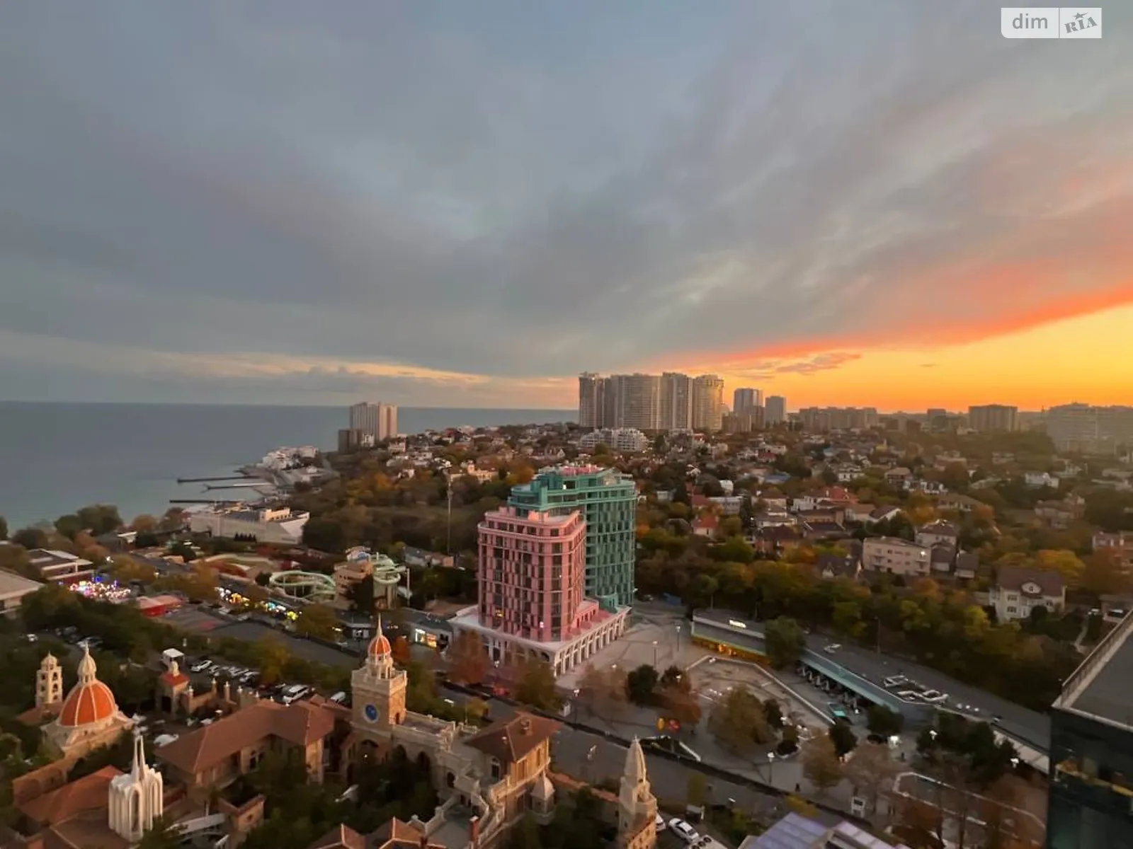 Сдается в аренду 1-комнатная квартира 50 кв. м в Одессе, плато Аркадийское(Гагаринское), 5/2 - фото 1