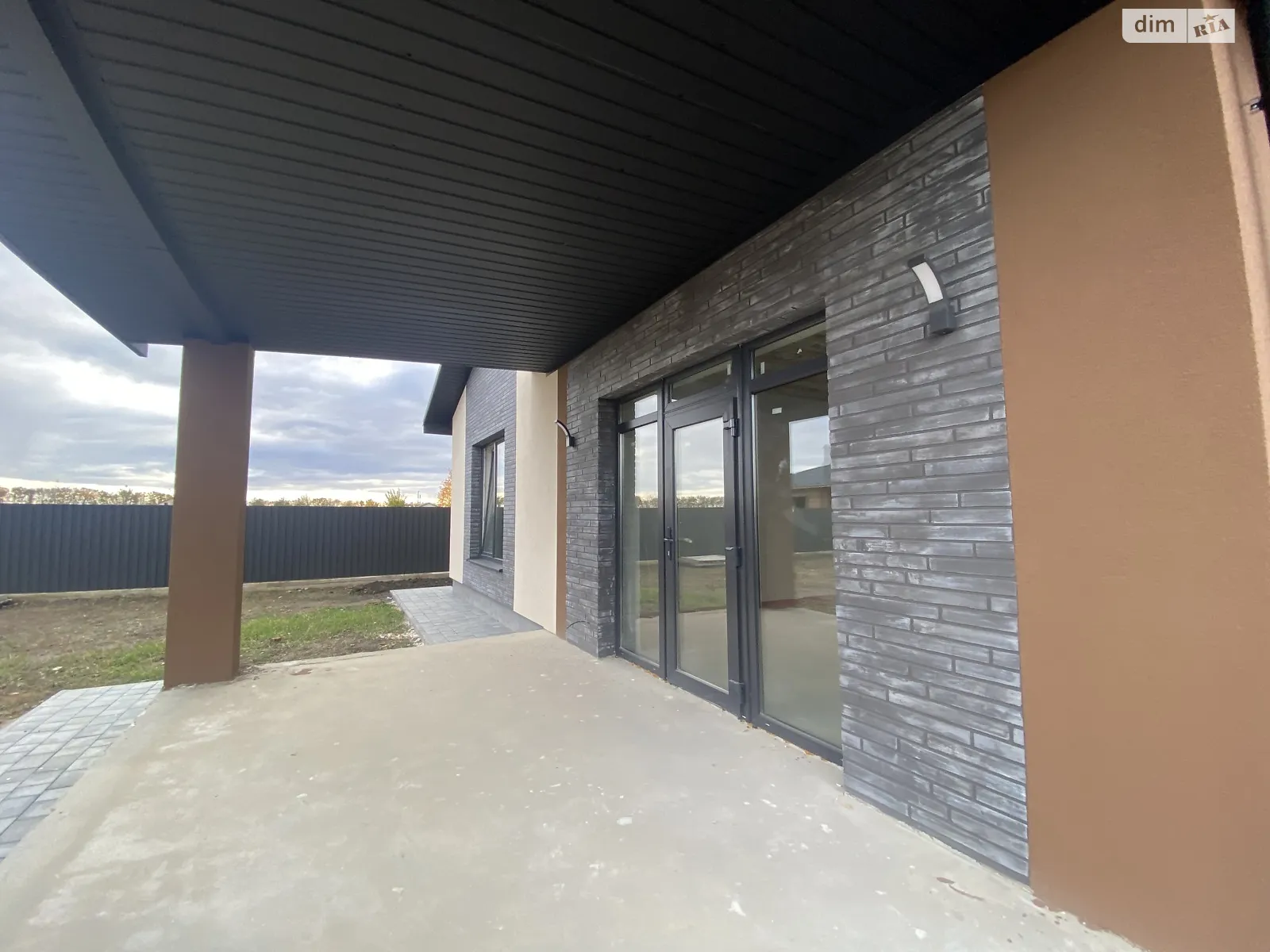 Продается одноэтажный дом 120 кв. м с балконом, цена: 112000 $ - фото 1