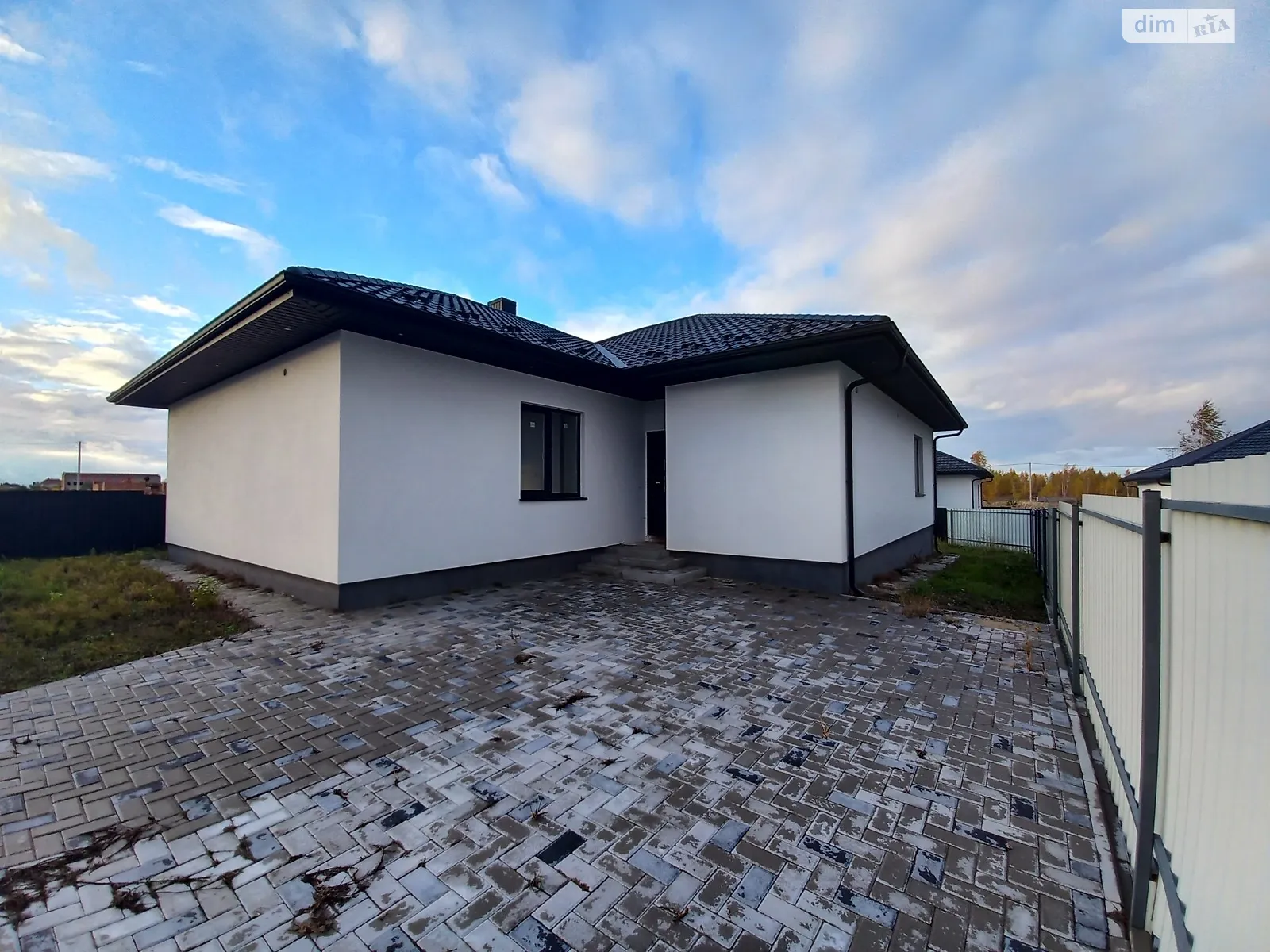 Продається одноповерховий будинок 135 кв. м з ділянкою, цена: 85000 $ - фото 1