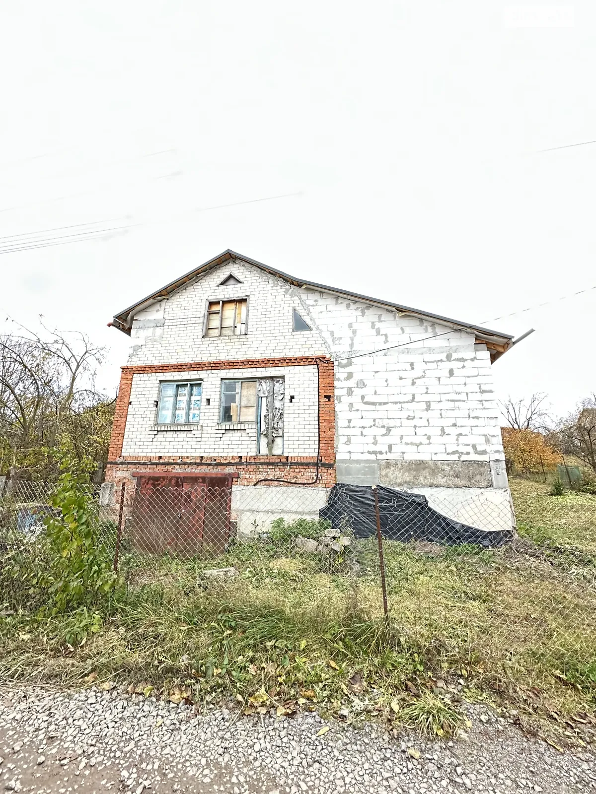 Продается дом на 2 этажа 90 кв. м с бассейном, цена: 41800 $ - фото 1