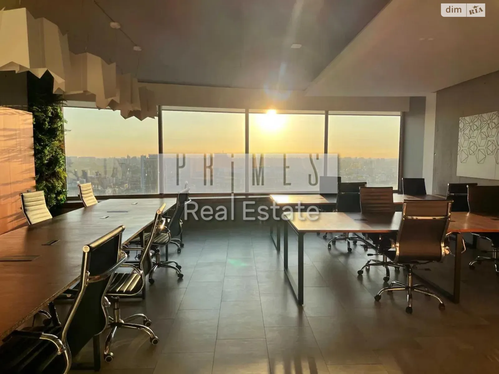Сдается в аренду офис 260 кв. м в бизнес-центре, цена: 5600 $ - фото 1