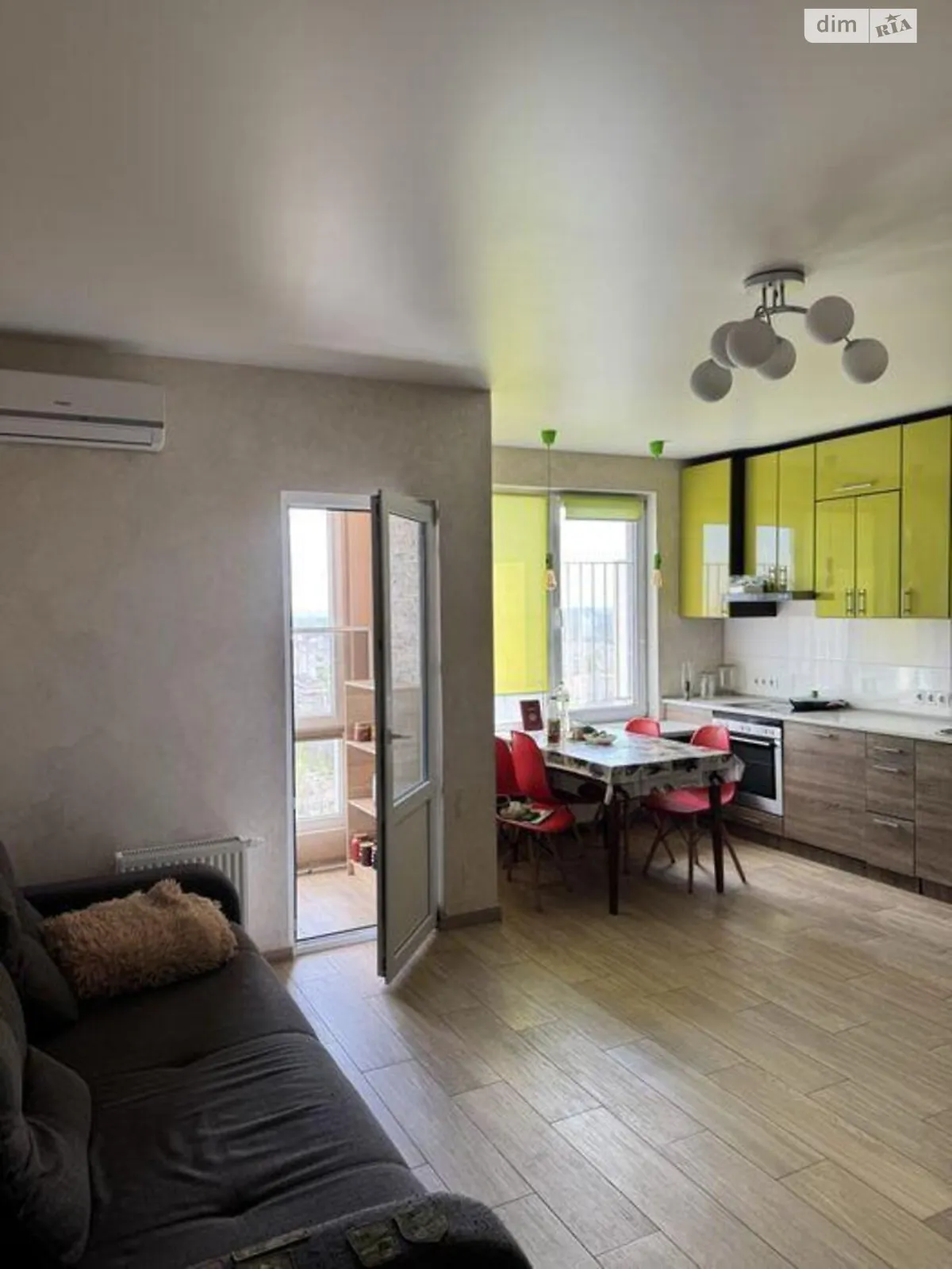 Продается 3-комнатная квартира 74 кв. м в Киеве, ул. Клавдиевская, 40В - фото 1