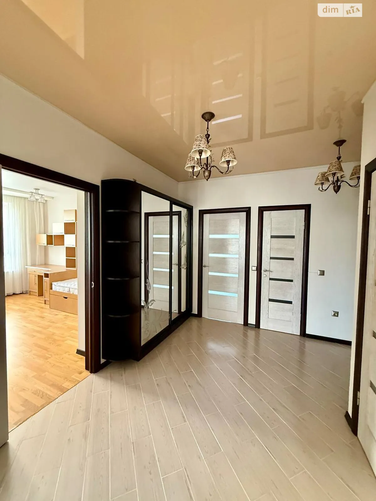 Продається 3-кімнатна квартира 82.6 кв. м у Крихівцях, вул. Двірська, 12 - фото 1