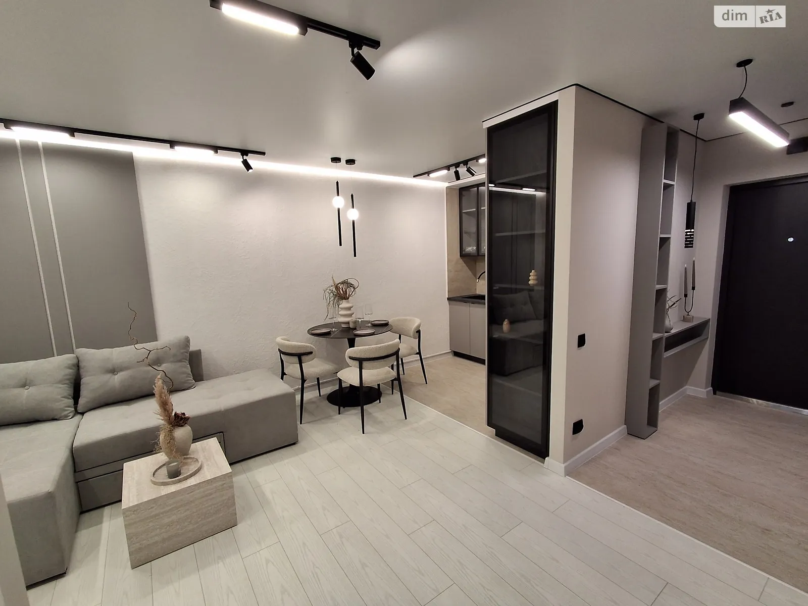 2-кімнатна квартира 58 кв. м у Тернополі, вул. Смакули - фото 1