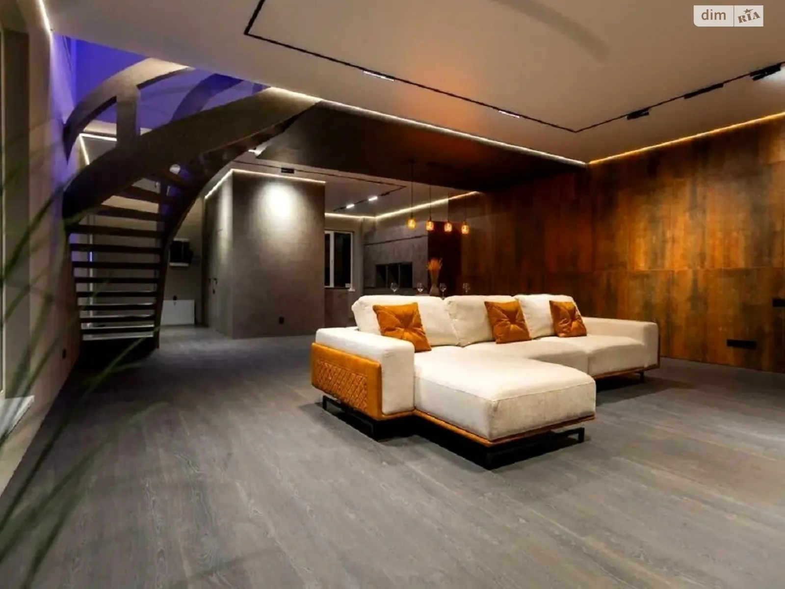 Продается дом на 2 этажа 167 кв. м с садом, цена: 320000 $ - фото 1