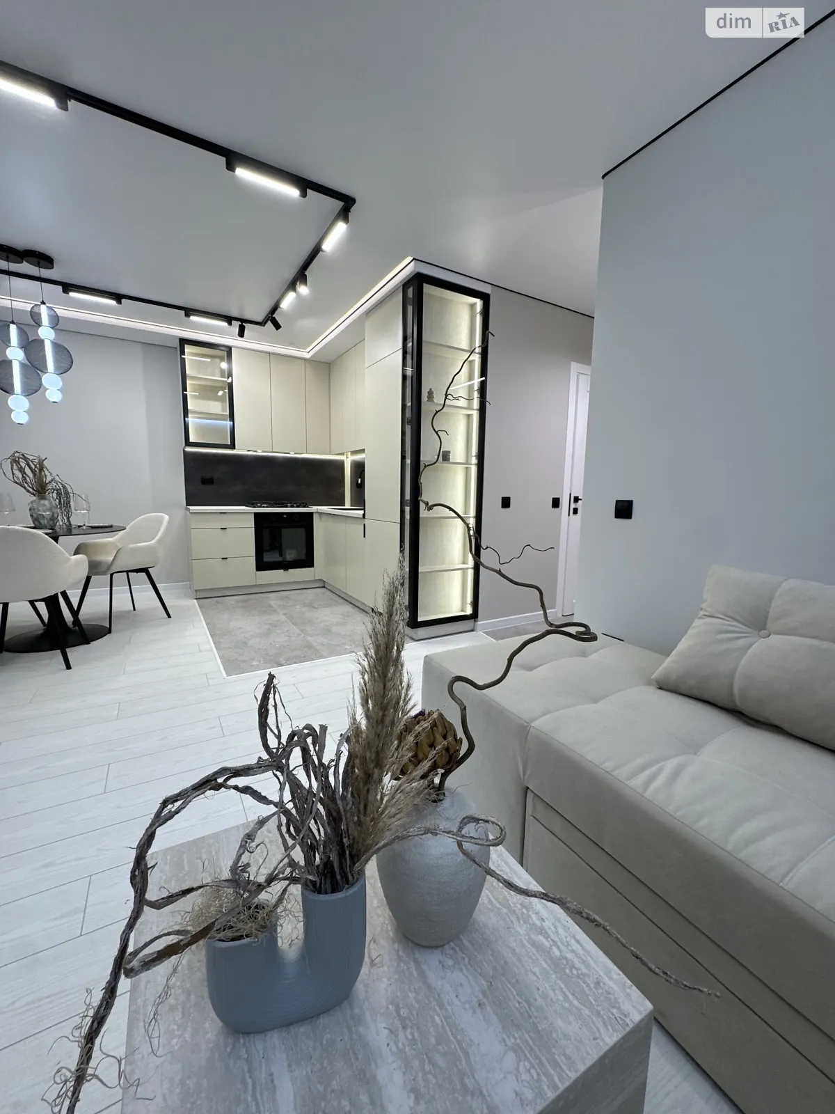 2-кімнатна квартира 62 кв. м у Тернополі, вул. Київська - фото 1