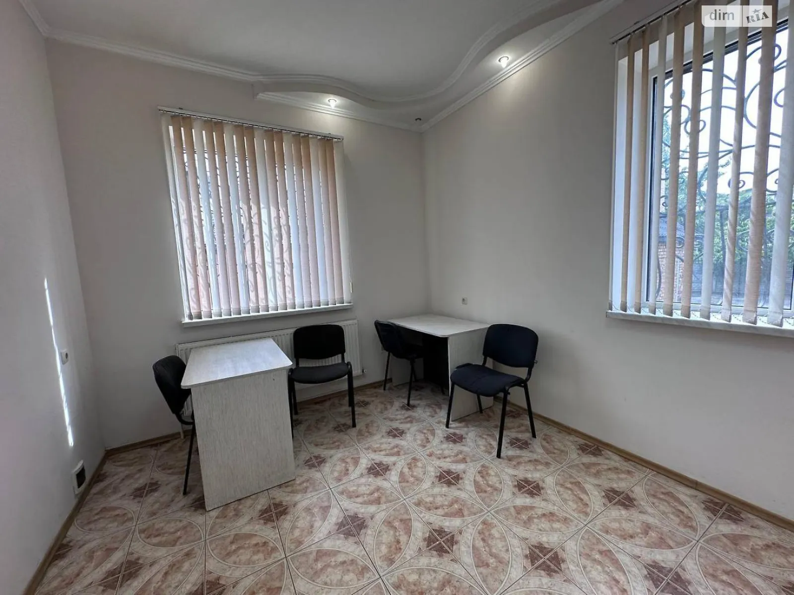 Сдается в аренду офис 21 кв. м в бизнес-центре, цена: 9000 грн - фото 1