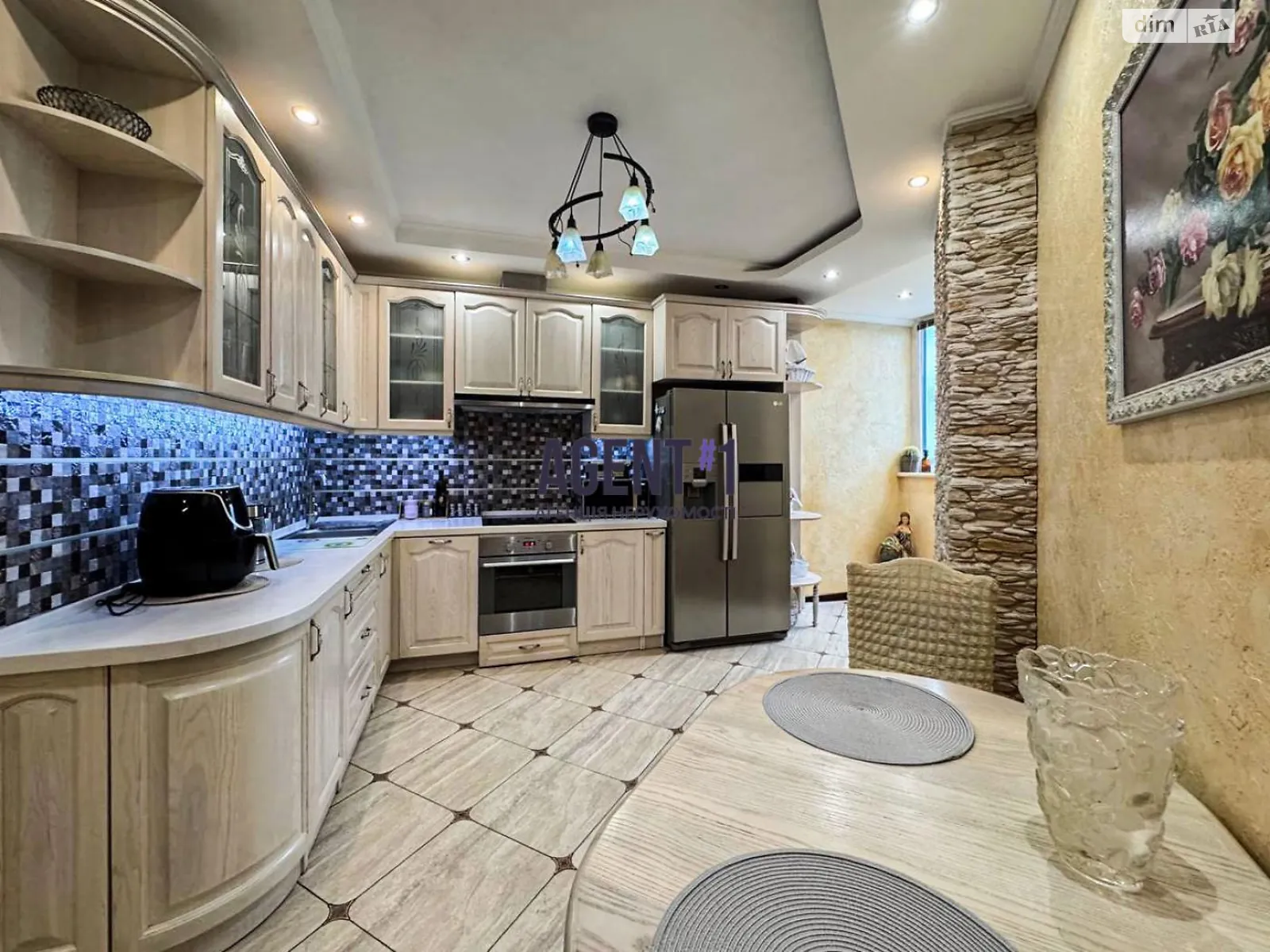 Продається 2-кімнатна квартира 71.5 кв. м у Чайках, вул. Печерська, 2 - фото 1