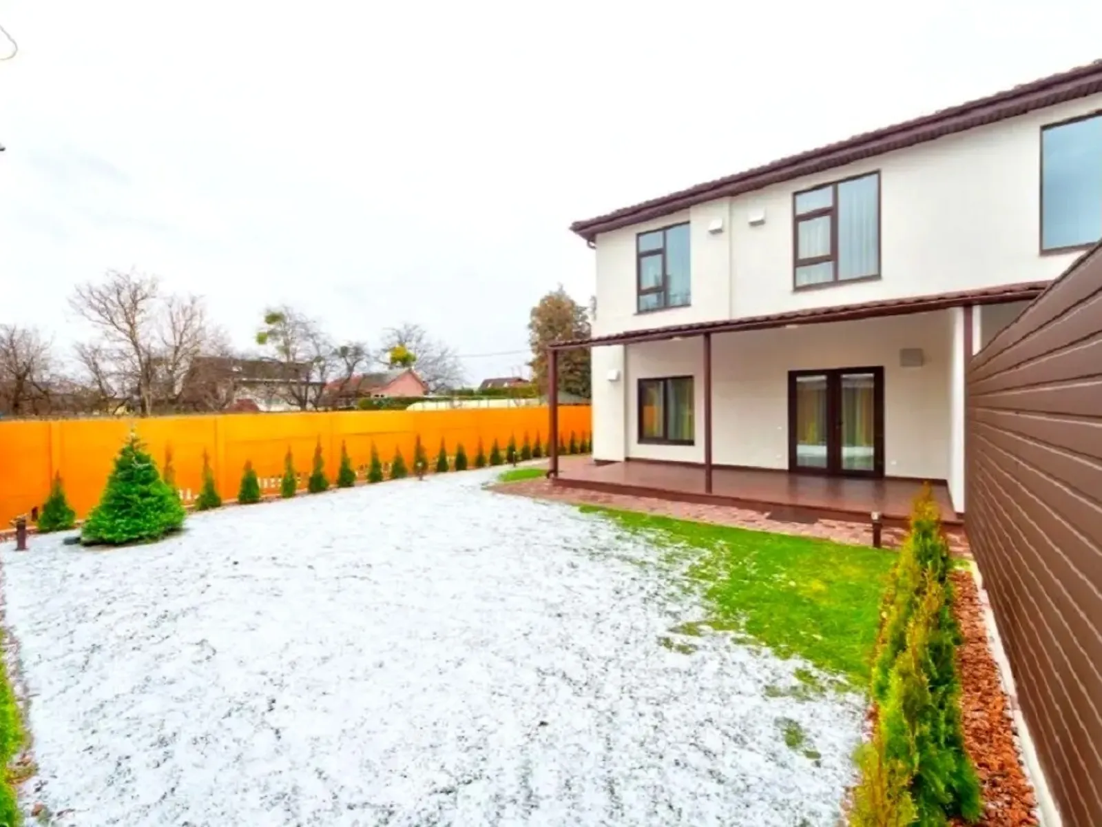 Сдается в аренду дом на 2 этажа 140 кв. м с мансардой, цена: 1900 $ - фото 1