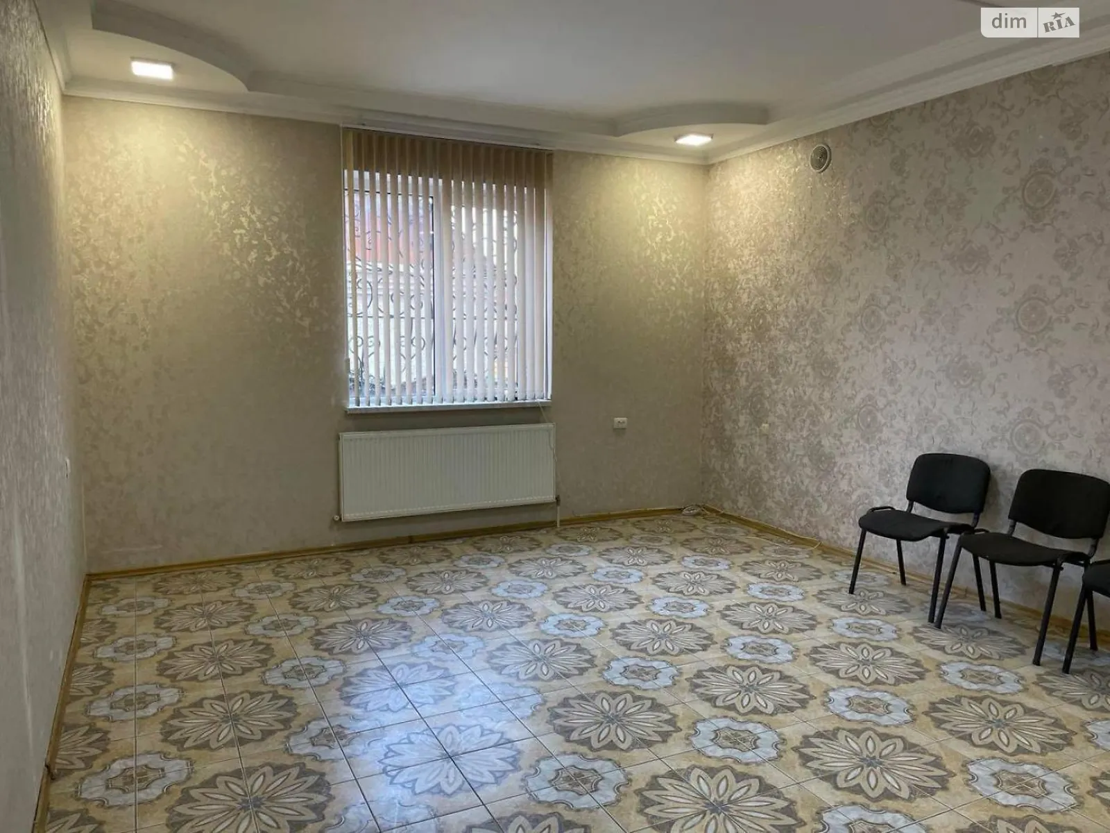 Сдается в аренду офис 26 кв. м в бизнес-центре, цена: 11500 грн - фото 1