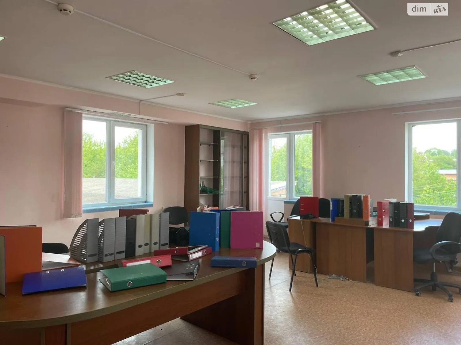 Сдается в аренду офис 77.5 кв. м в бизнес-центре, цена: 9300 грн - фото 1