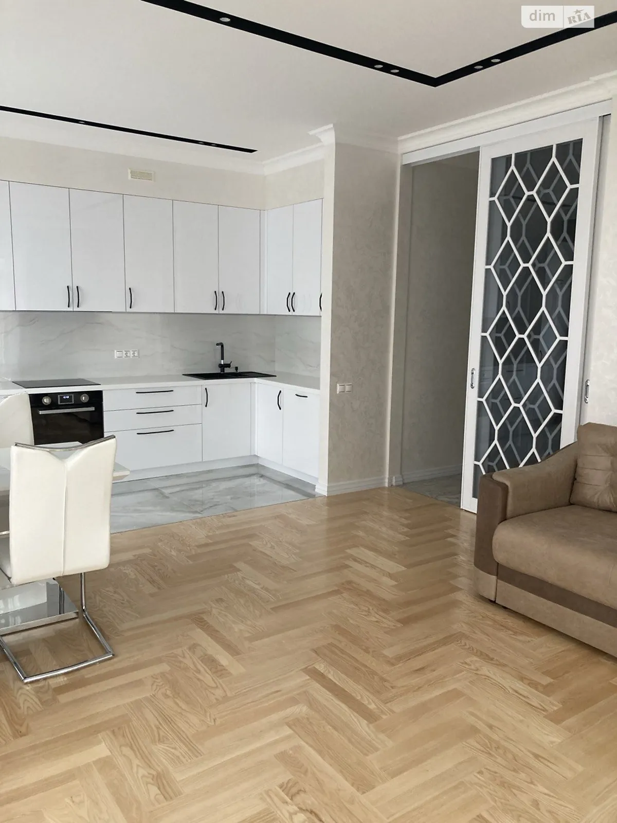 Сдается в аренду 1-комнатная квартира 68 кв. м в Киеве, ул. Павла Грабовского, 11 - фото 1