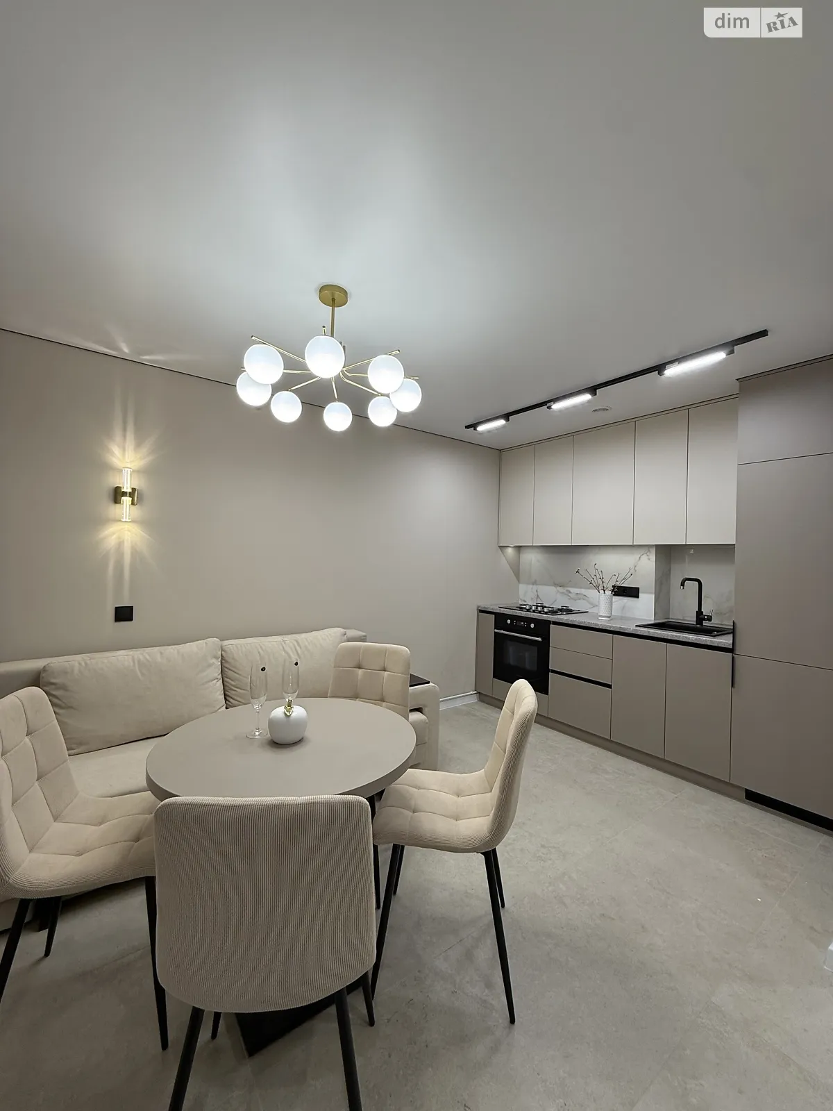 2-комнатная квартира 56 кв. м в Тернополе, цена: 77000 $ - фото 1