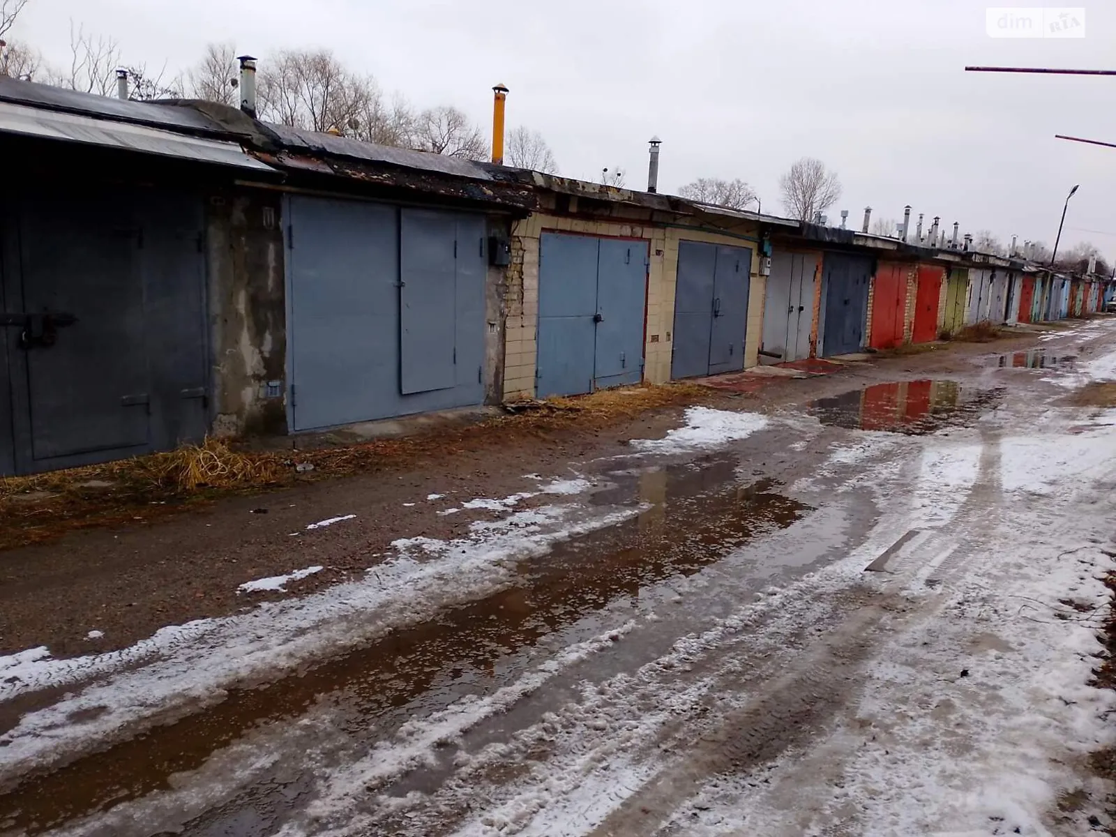 Продается место в гаражном кооперативе под легковое авто на 40.6 кв. м, цена: 6000 $ - фото 1