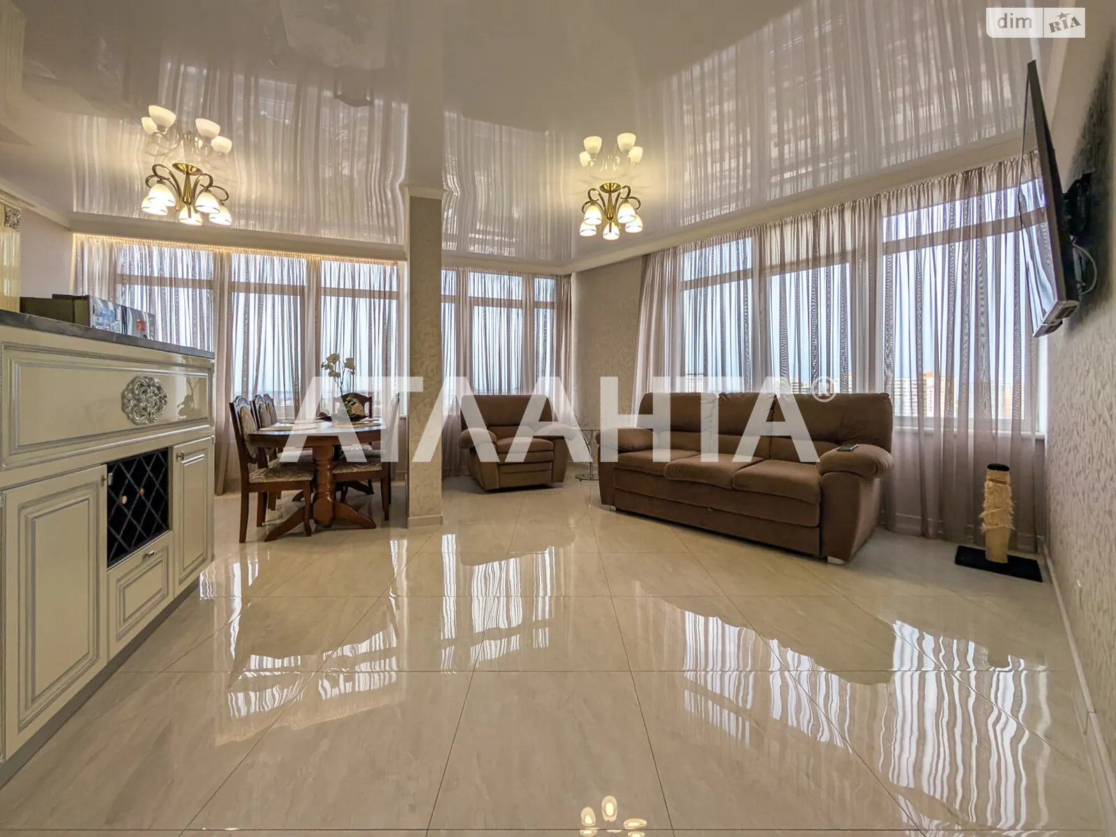 Продается 3-комнатная квартира 71.84 кв. м в Одессе, ул. Бассейная, 6А - фото 1