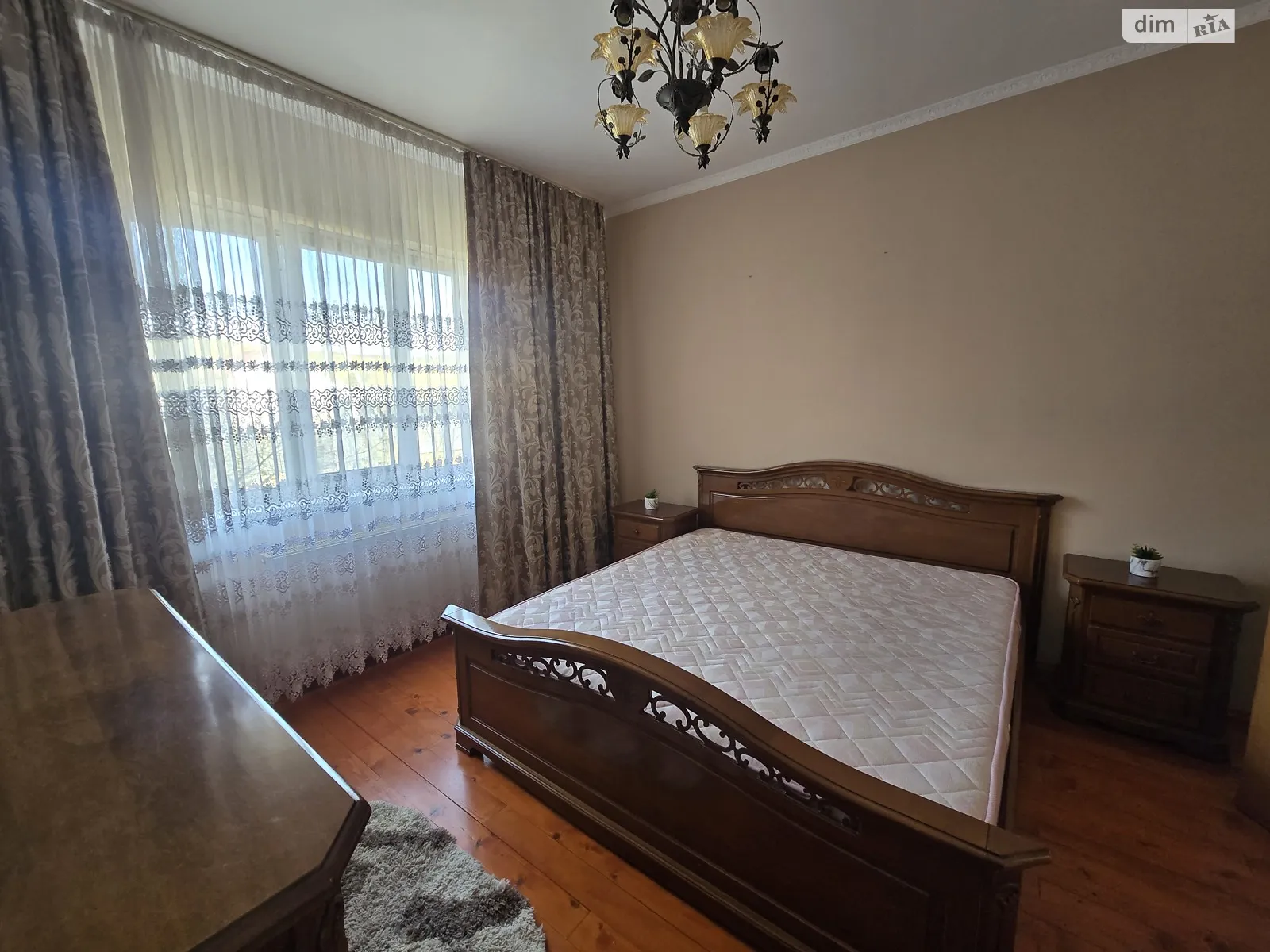 Сдается в аренду дом на 2 этажа 200 кв. м с балконом, цена: 650 $ - фото 1