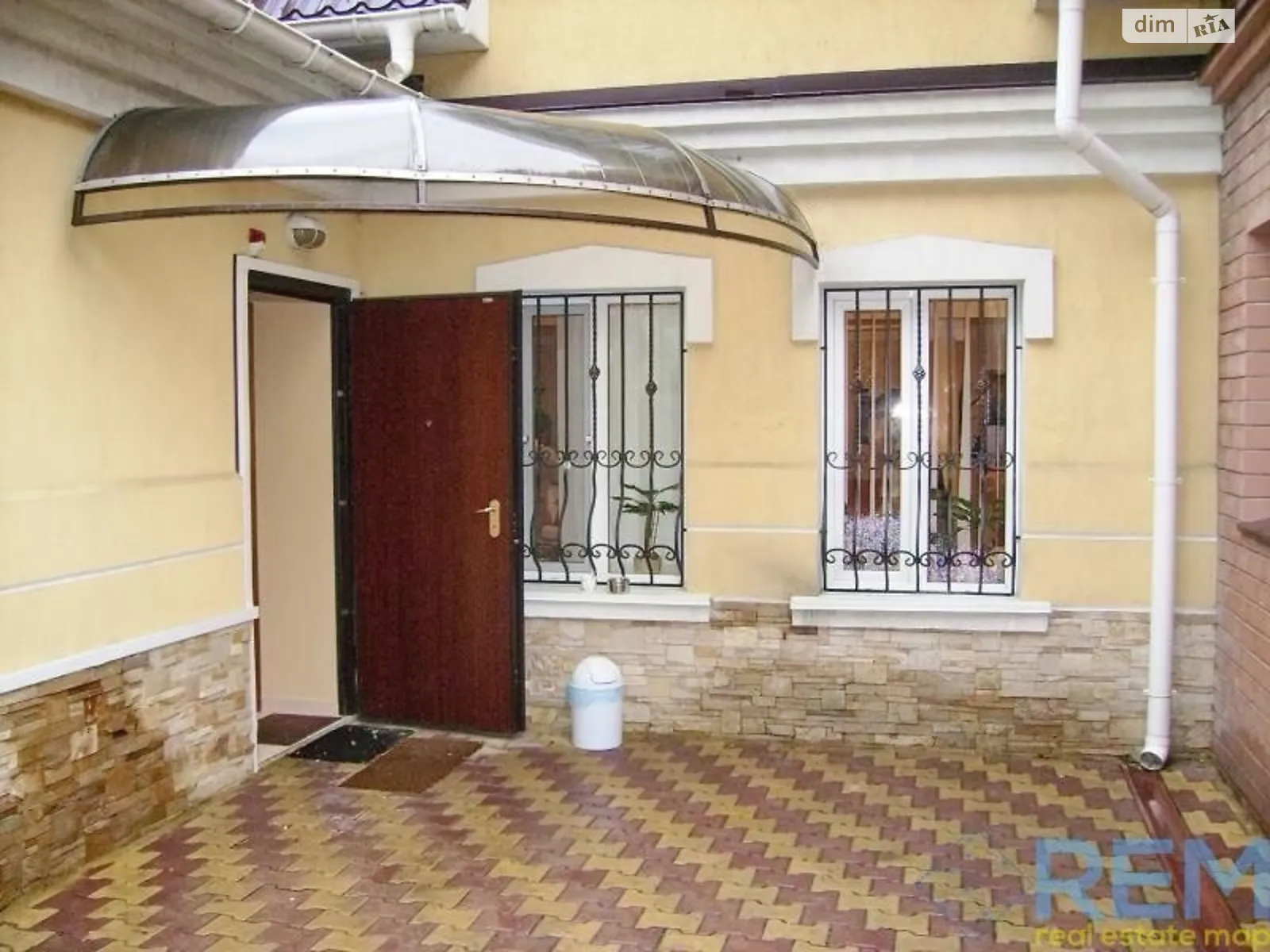 Сдается в аренду дом на 2 этажа 315 кв. м с мансардой, цена: 2000 $ - фото 1