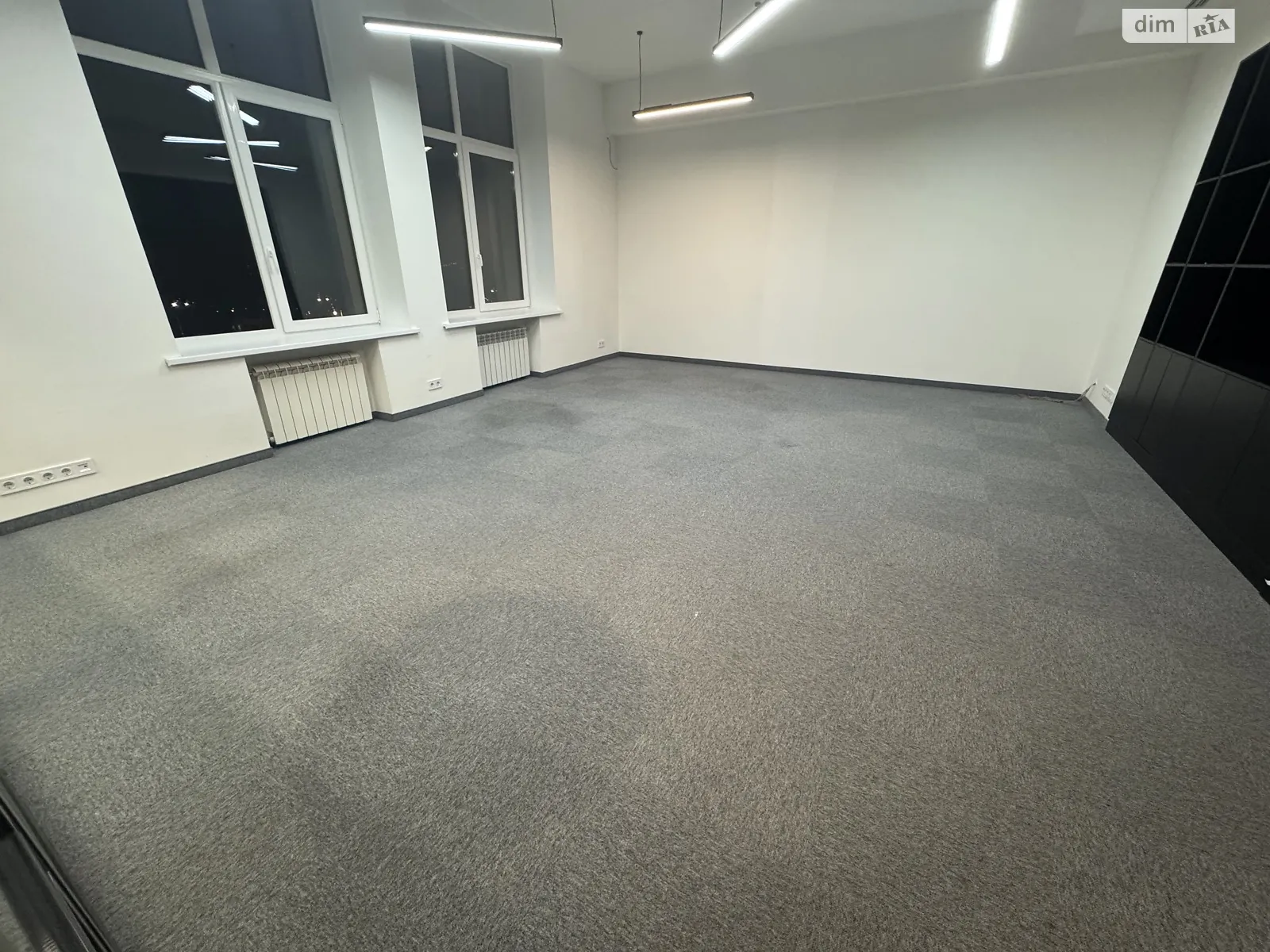 Сдается в аренду офис 280 кв. м в бизнес-центре, цена: 350 грн - фото 1