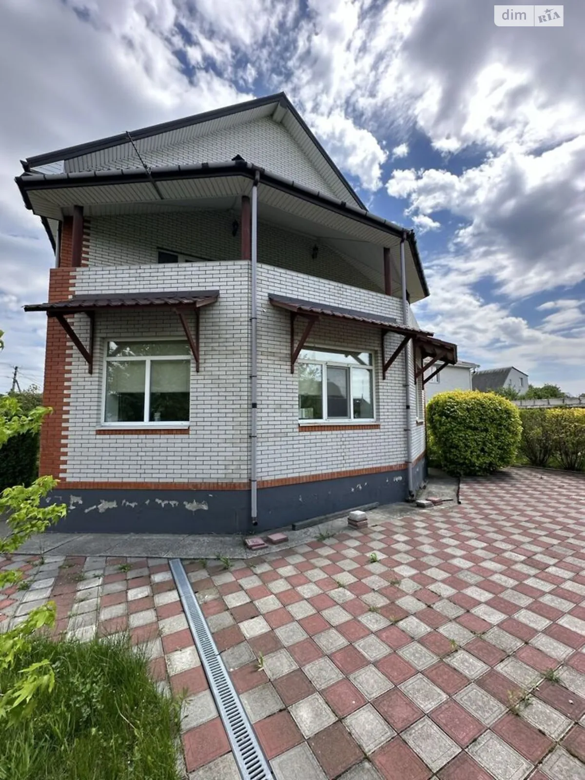 Продается дом на 2 этажа 250 кв. м с участком, цена: 150000 $ - фото 1