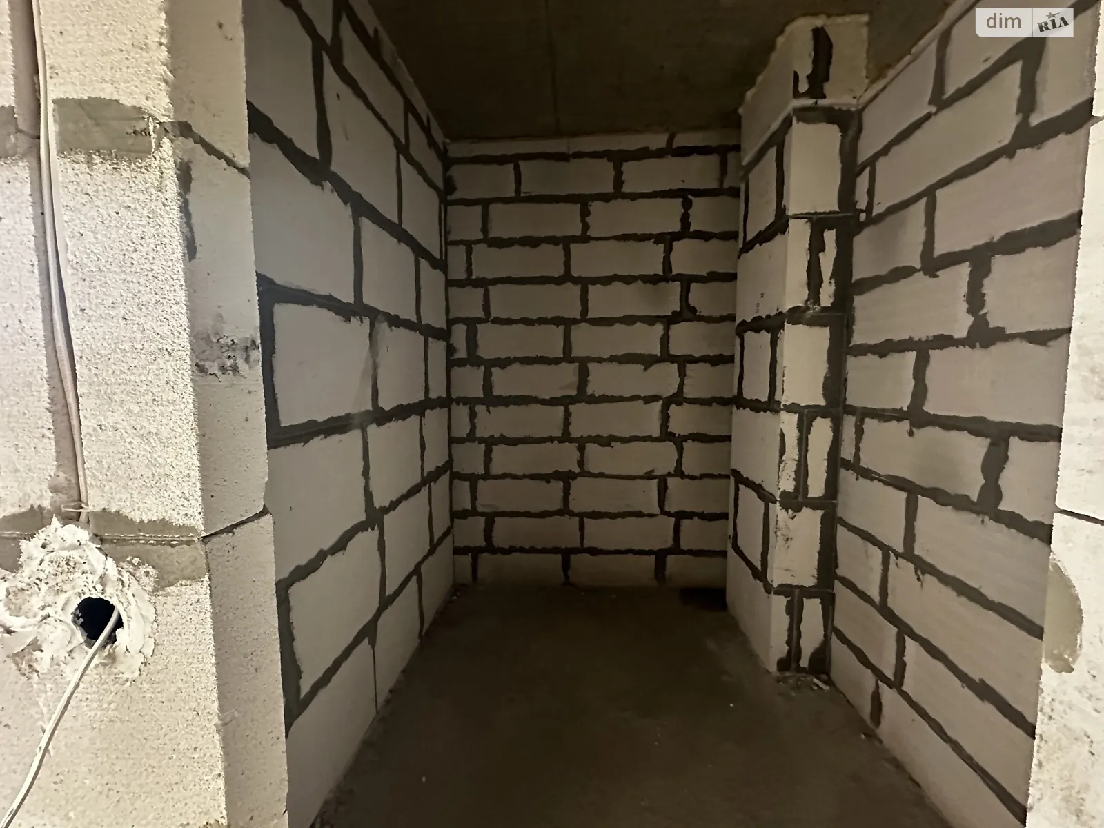 Продается 1-комнатная квартира 40 кв. м в Черновцах, ул. Русская, 237 - фото 1