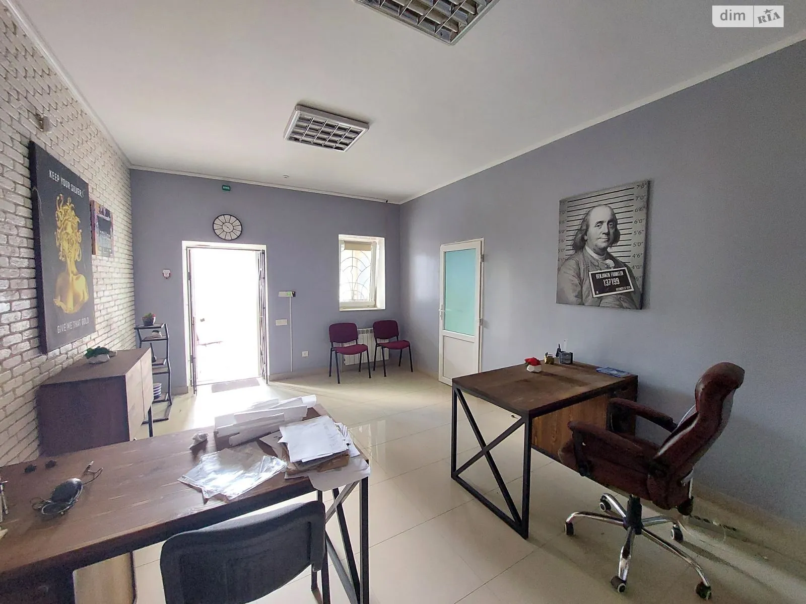 Продається приміщення вільного призначення 241.5 кв. м в 3-поверховій будівлі, цена: 85000 $ - фото 1