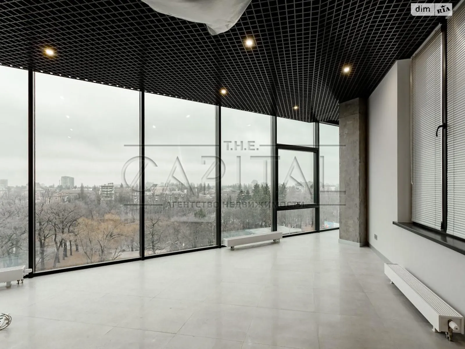 Сдается в аренду офис 117 кв. м в бизнес-центре, цена: 2200 $ - фото 1