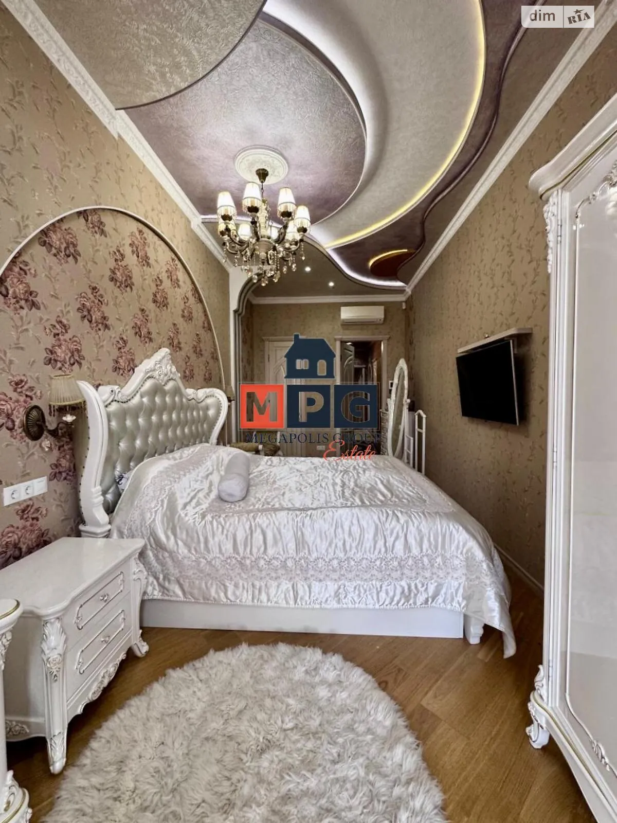 Продается 3-комнатная квартира 128.4 кв. м в Харькове, пер. Банный - фото 1