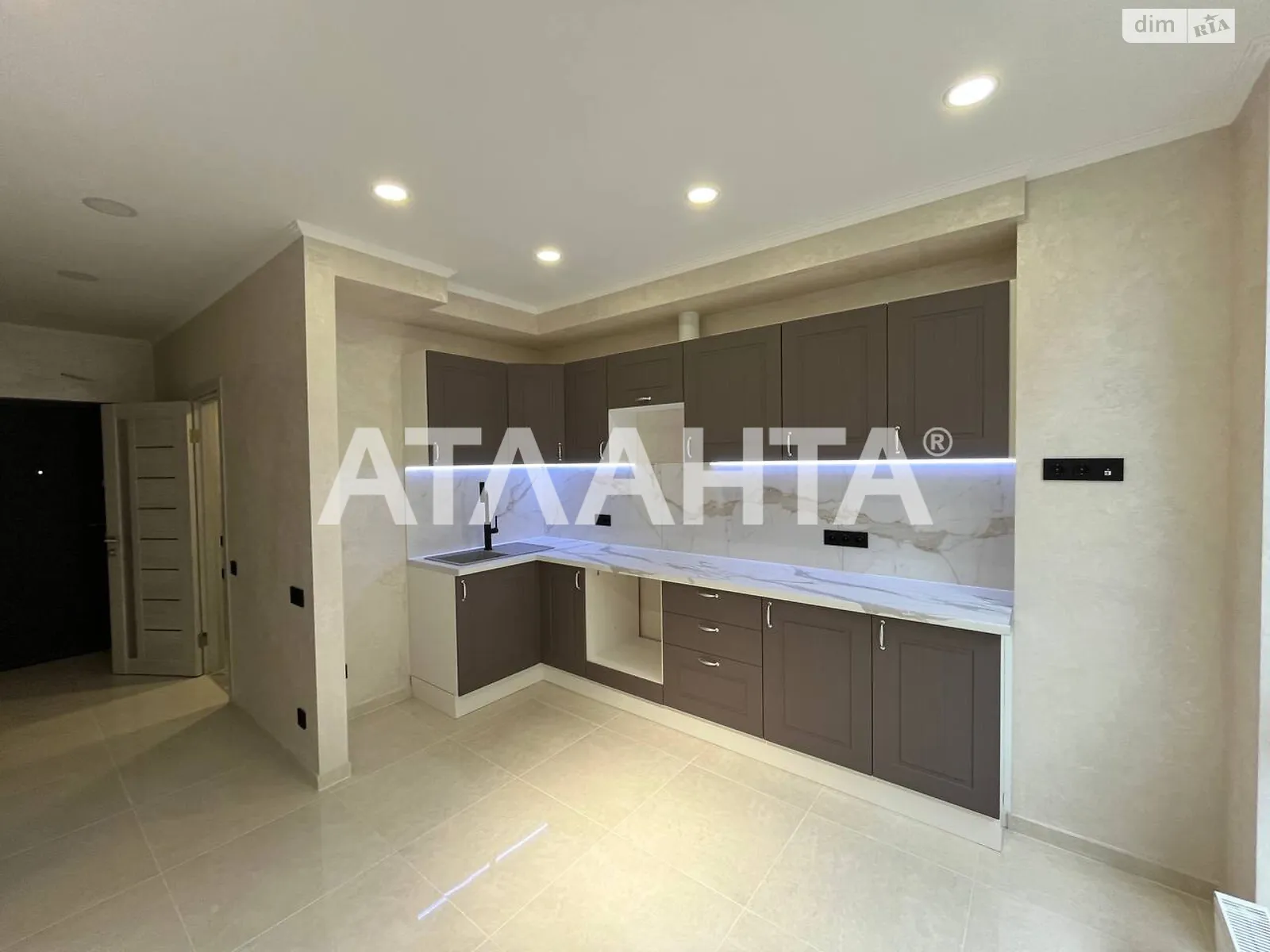 Продается 1-комнатная квартира 46 кв. м в Крыжановка, ул. Марсельская, 33В - фото 1