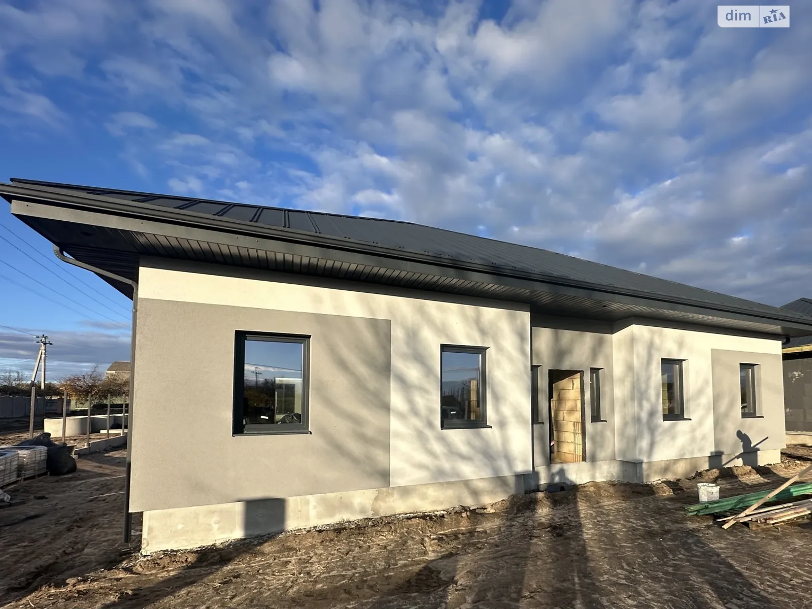 Продается одноэтажный дом 105 кв. м с подвалом, цена: 95000 $ - фото 1