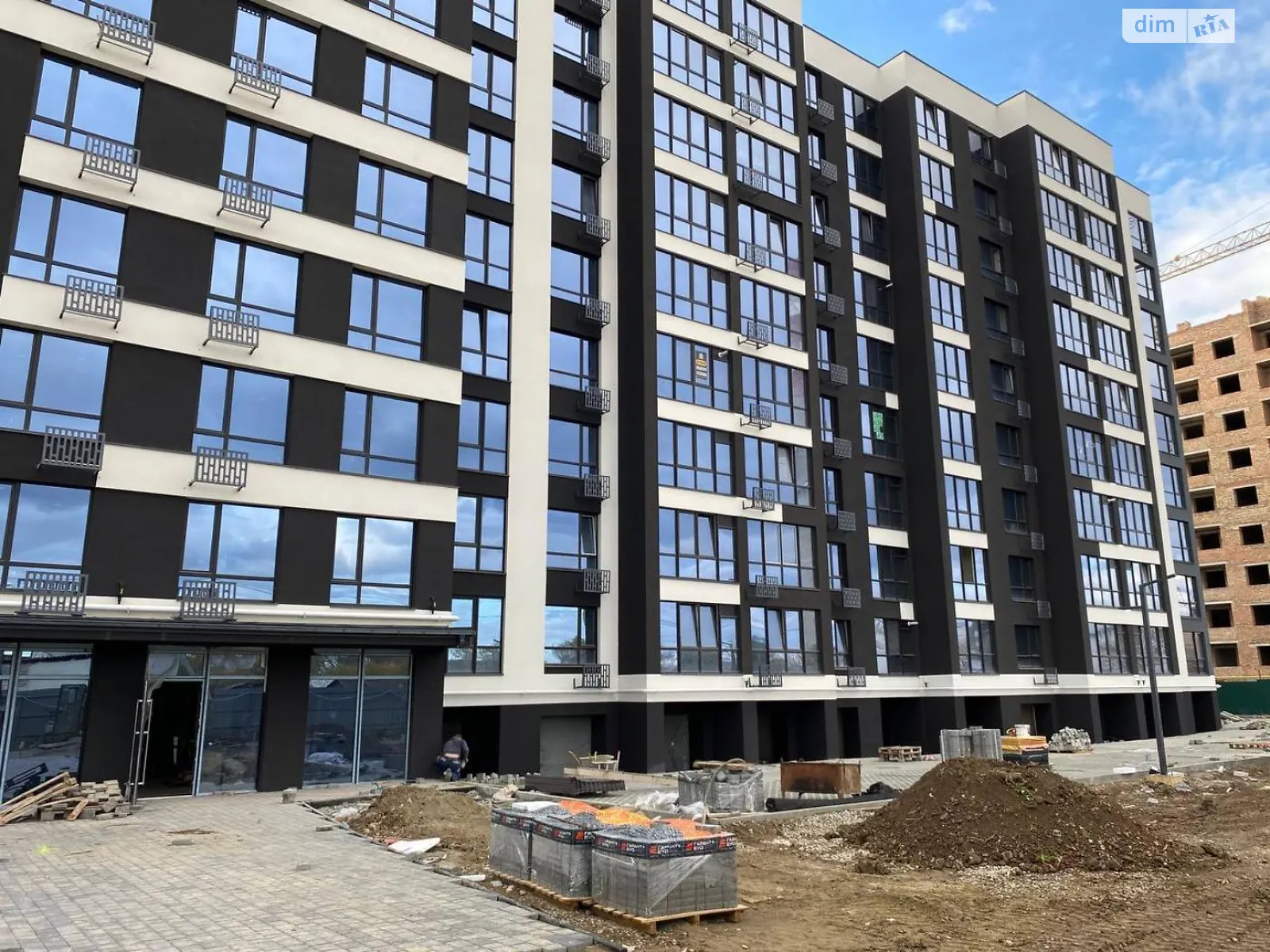 Продается 1-комнатная квартира 51 кв. м в Ивано-Франковске, ул. Романа Вирастюка, 3 - фото 1