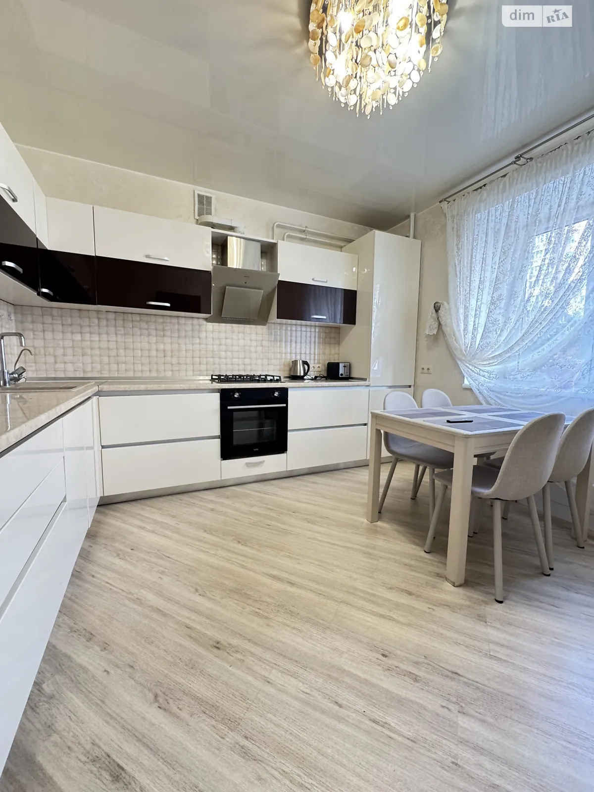 Продається 2-кімнатна квартира 74 кв. м у Хмельницькому, вул. Зарічанська, 11А - фото 1