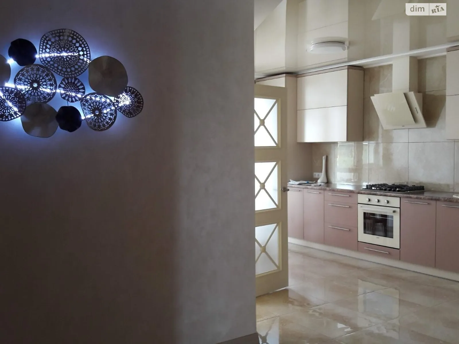 1-кімнатна квартира 46 кв. м у Тернополі, вул. Білогірська, 18Г - фото 1