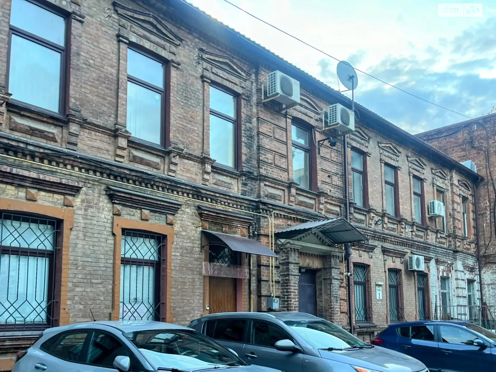 Продается 3-комнатная квартира 102.4 кв. м в Днепре, ул. Владимира Великого князя - фото 1