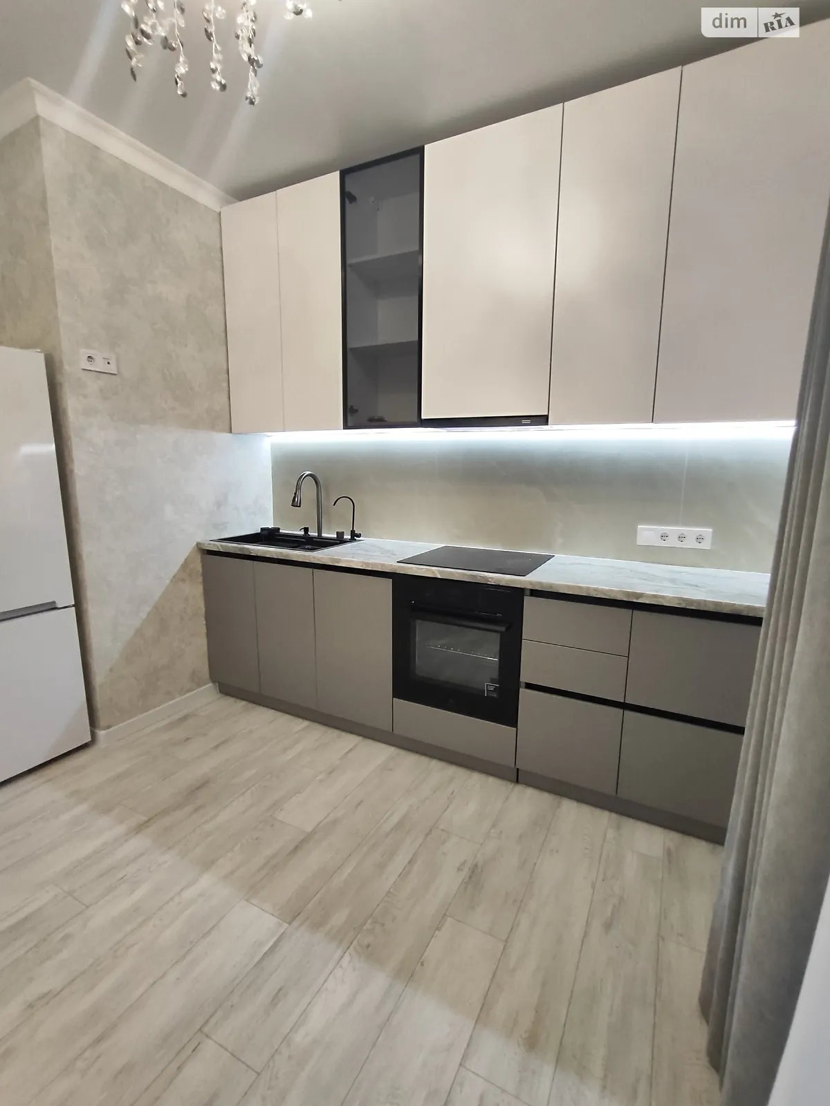 Продается 2-комнатная квартира 60 кв. м в Одессе, ул. Краснова, 1Б - фото 1