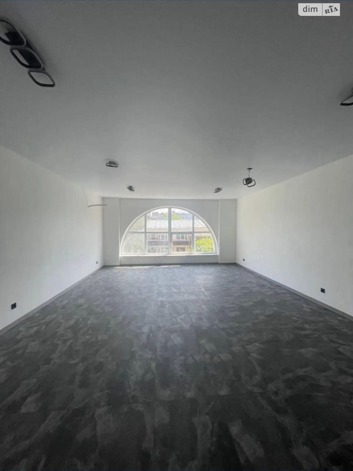 Сдается в аренду офис 50 кв. м в бизнес-центре, цена: 13000 грн - фото 1