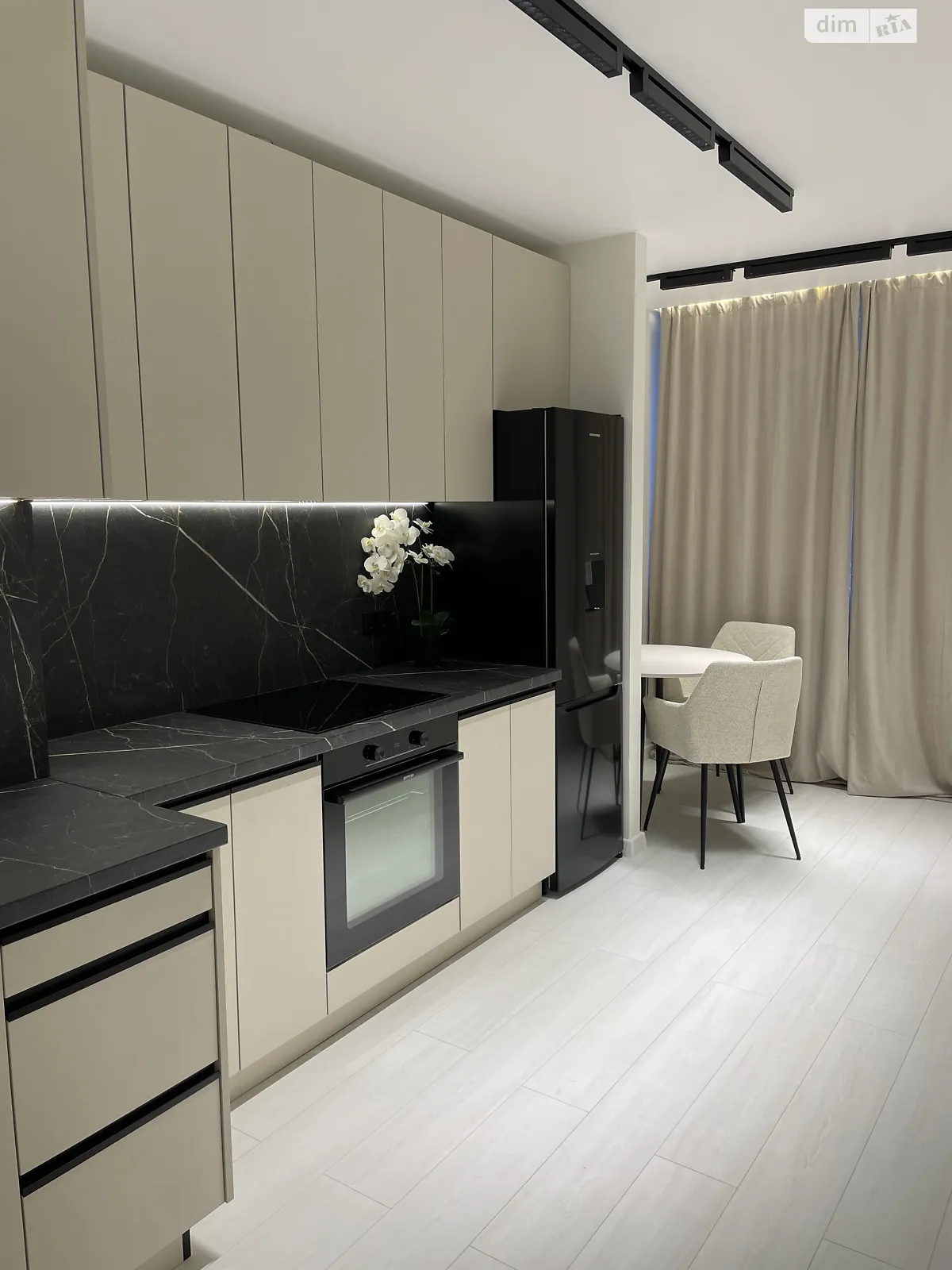 Продается 1-комнатная квартира 36 кв. м в Броварах, ул. Симоненко, 107 - фото 1