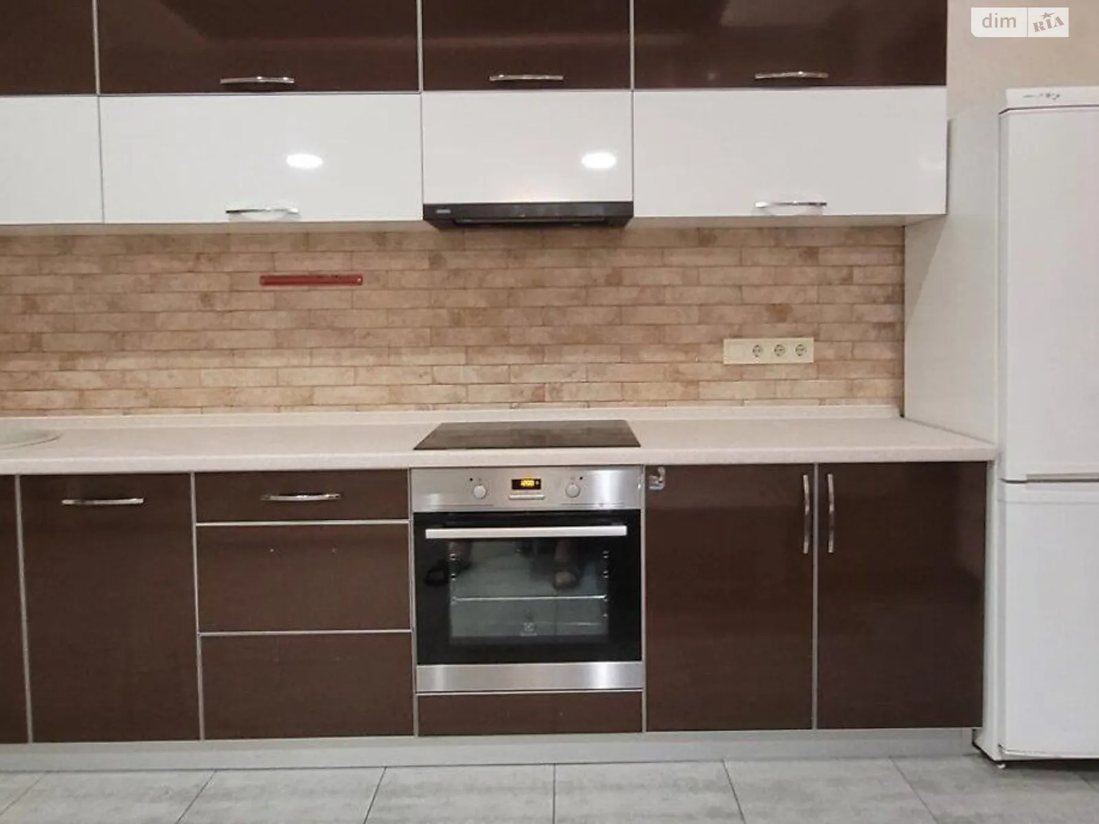 Продается 1-комнатная квартира 44 кв. м в Крыжановка, ул. Академика Сахарова - фото 1