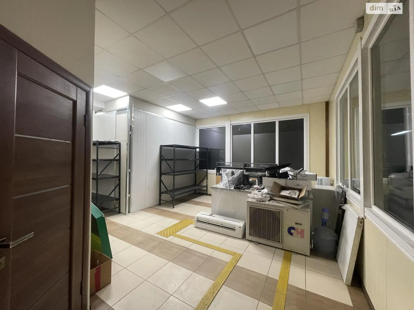 Сдается в аренду объект сферы услуг 52 кв. м в 1-этажном здании, цена: 35000 грн - фото 1