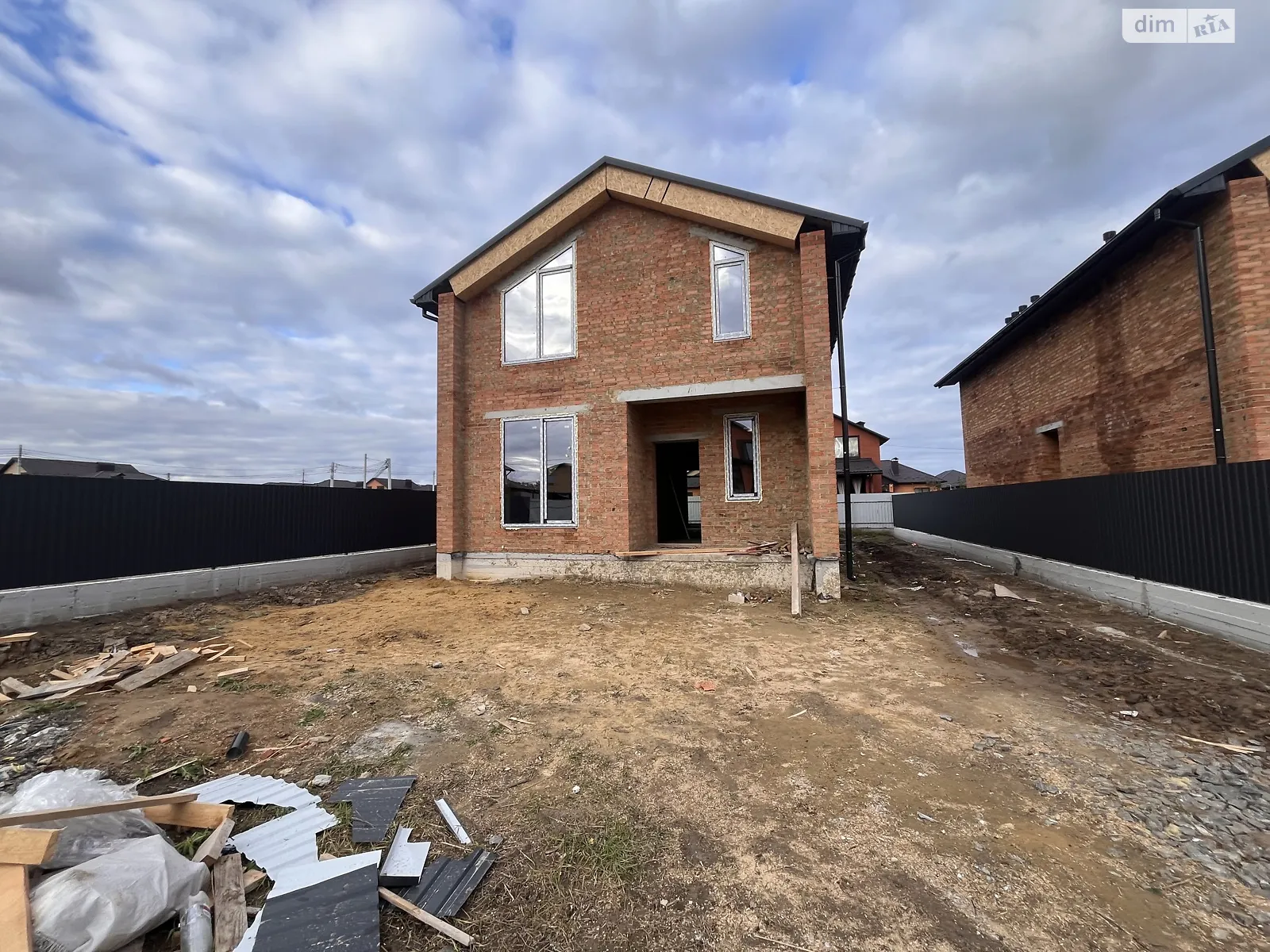 Продается дом на 2 этажа 125 кв. м с подвалом, цена: 115000 $ - фото 1