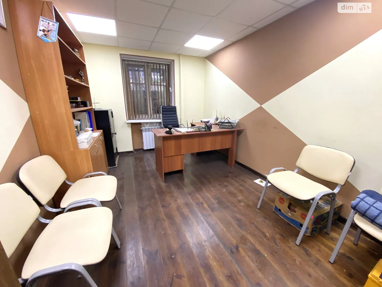 Продается офис 44 кв. м в бизнес-центре, цена: 16900 $ - фото 1