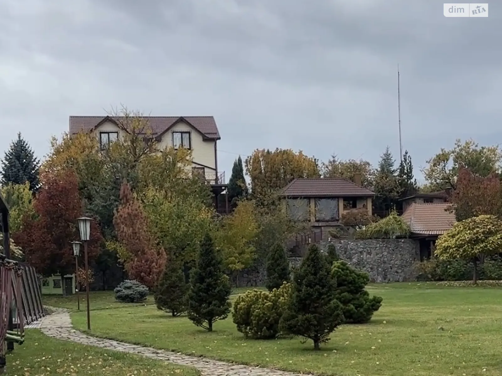 Сдается в аренду дом на 3 этажа 140 кв. м с беседкой, цена: 35000 грн - фото 1