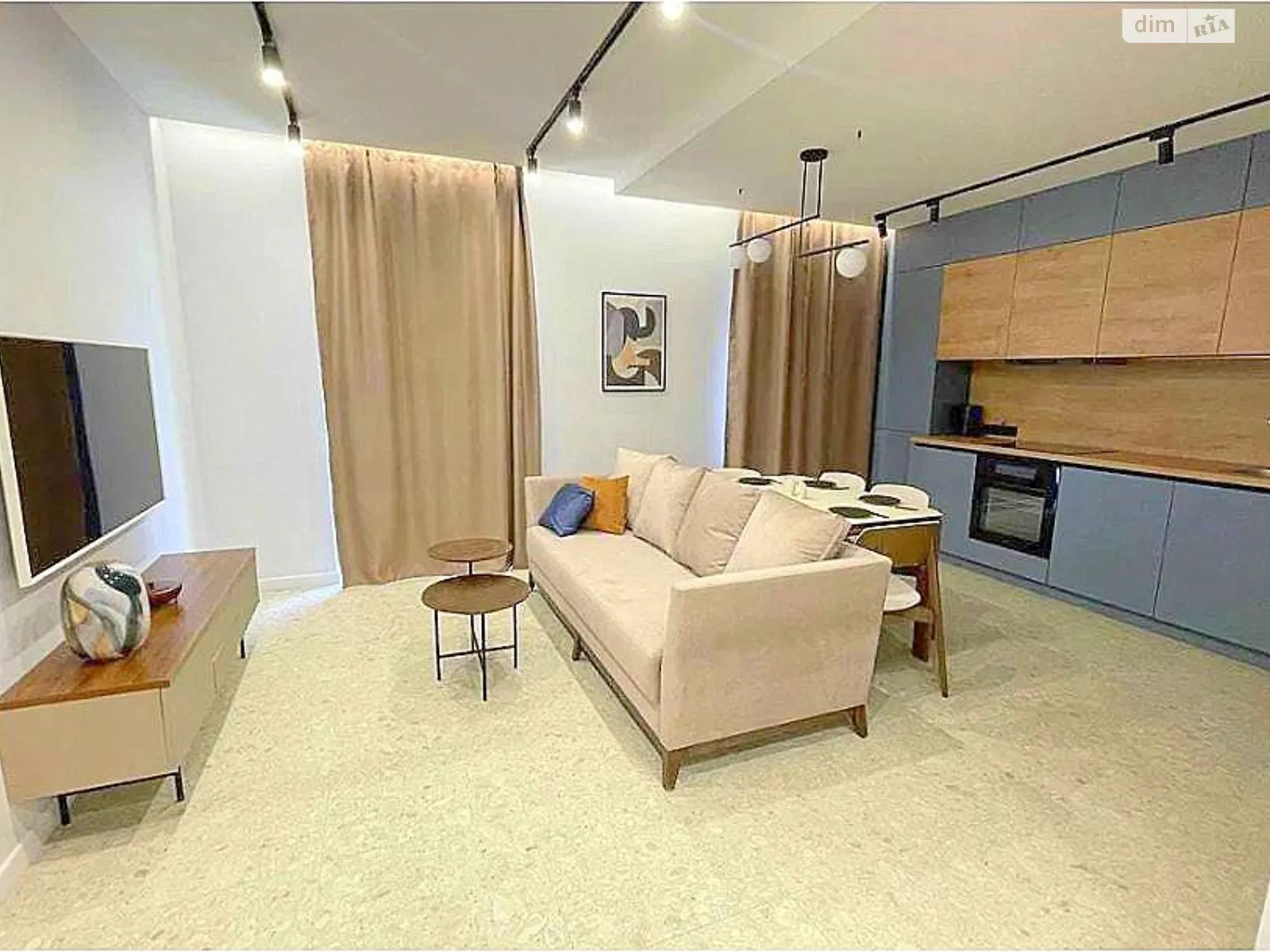 Сдается в аренду 2-комнатная квартира 71 кв. м в, цена: 800 $ - фото 1