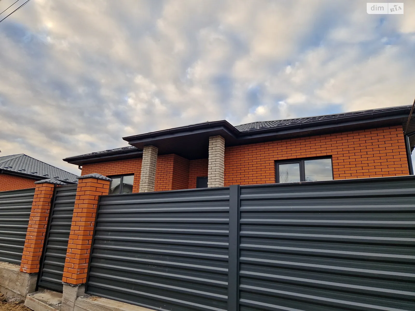 Продається одноповерховий будинок 100 кв. м з балконом, цена: 92000 $ - фото 1