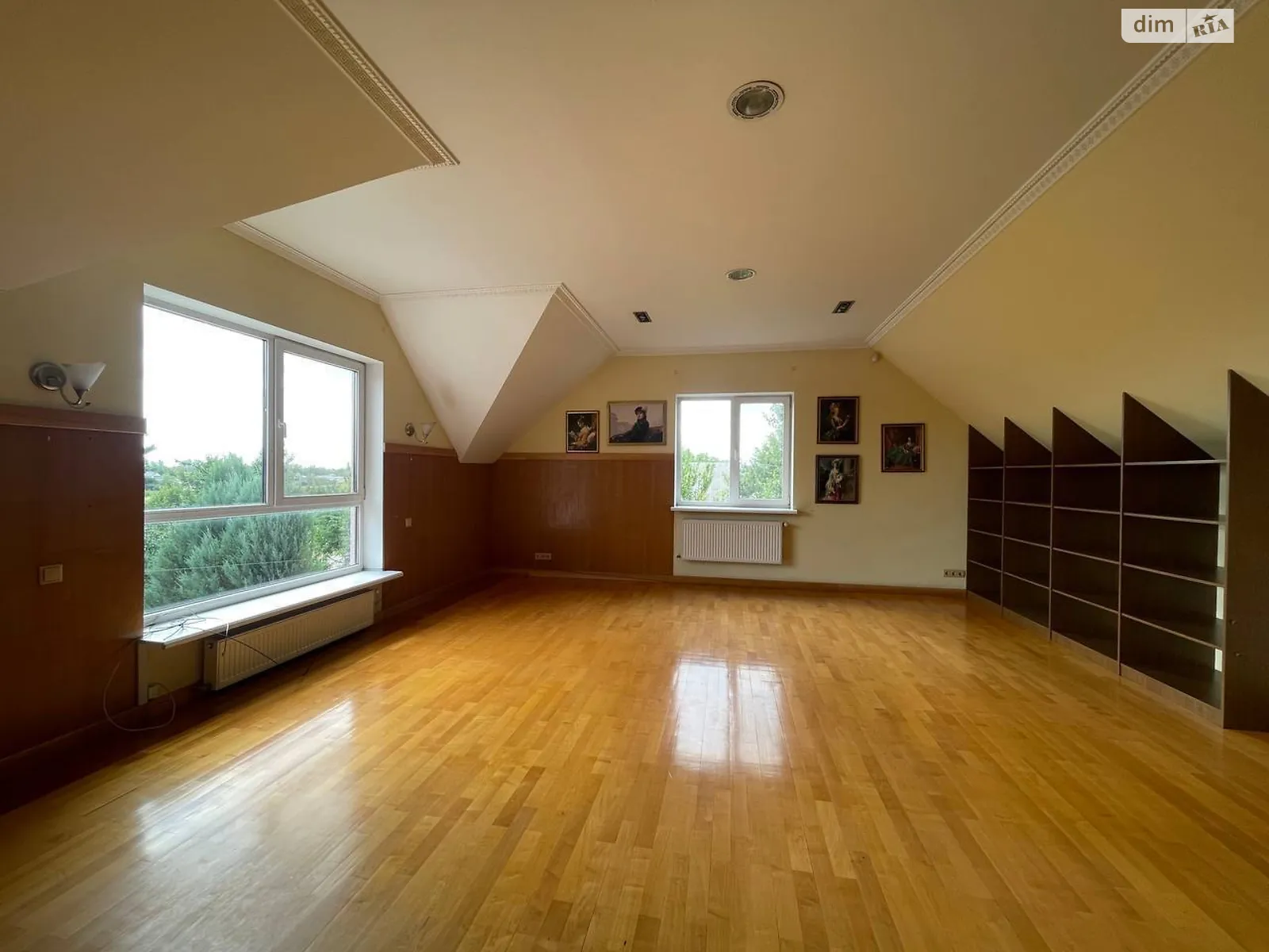 Продается дом на 2 этажа 303 кв. м с балконом, цена: 150000 $ - фото 1