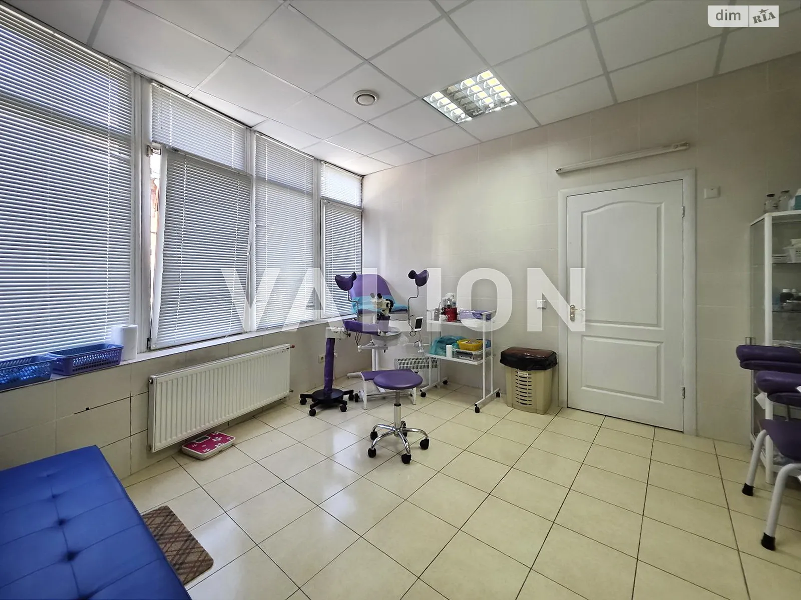 Сдается в аренду объект сферы услуг 65.5 кв. м в 2-этажном здании, цена: 20000 грн - фото 1