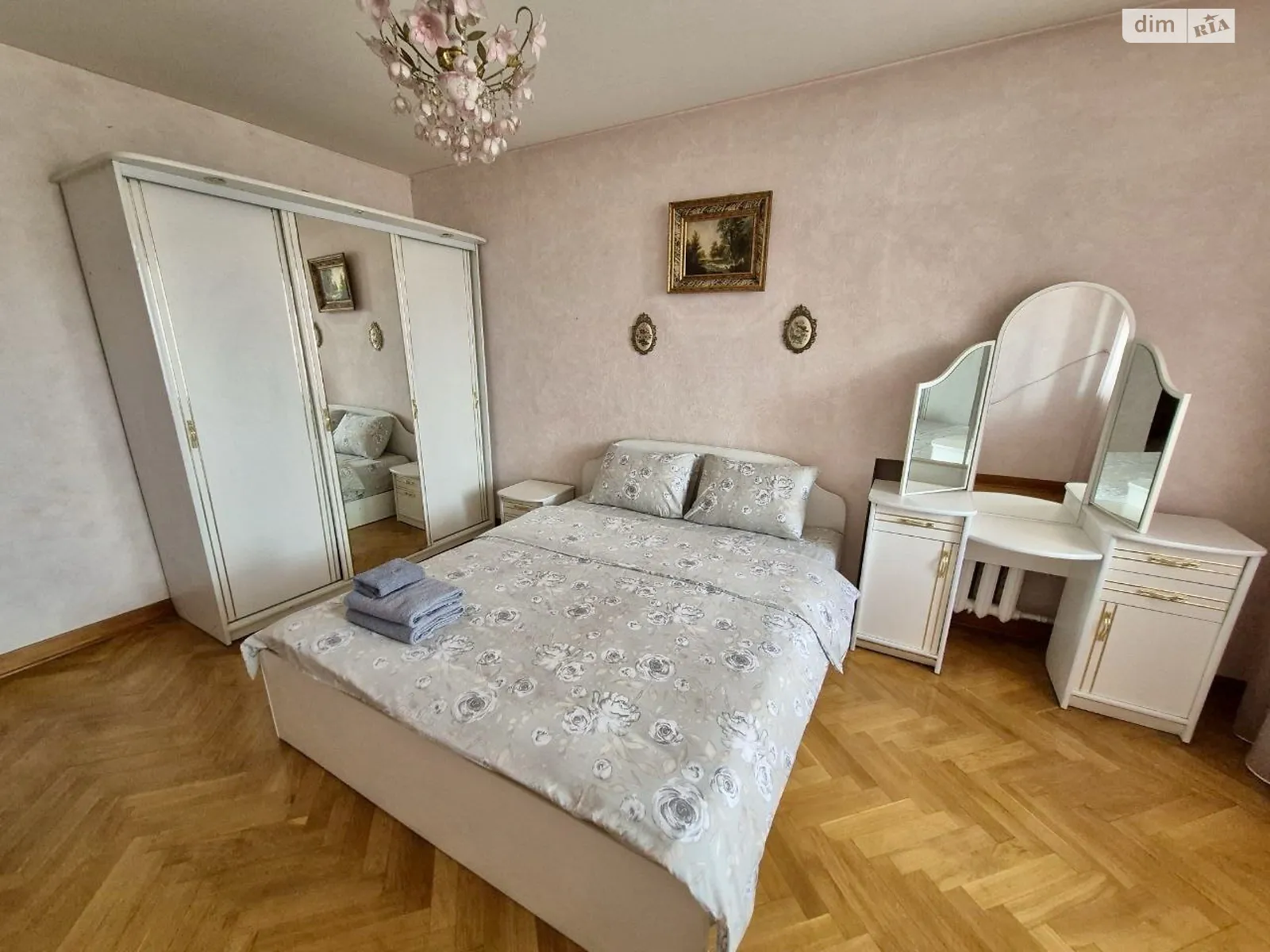 Сдается в аренду 3-комнатная квартира в Киеве, ул. Генерала Алмазова, 6 - фото 1