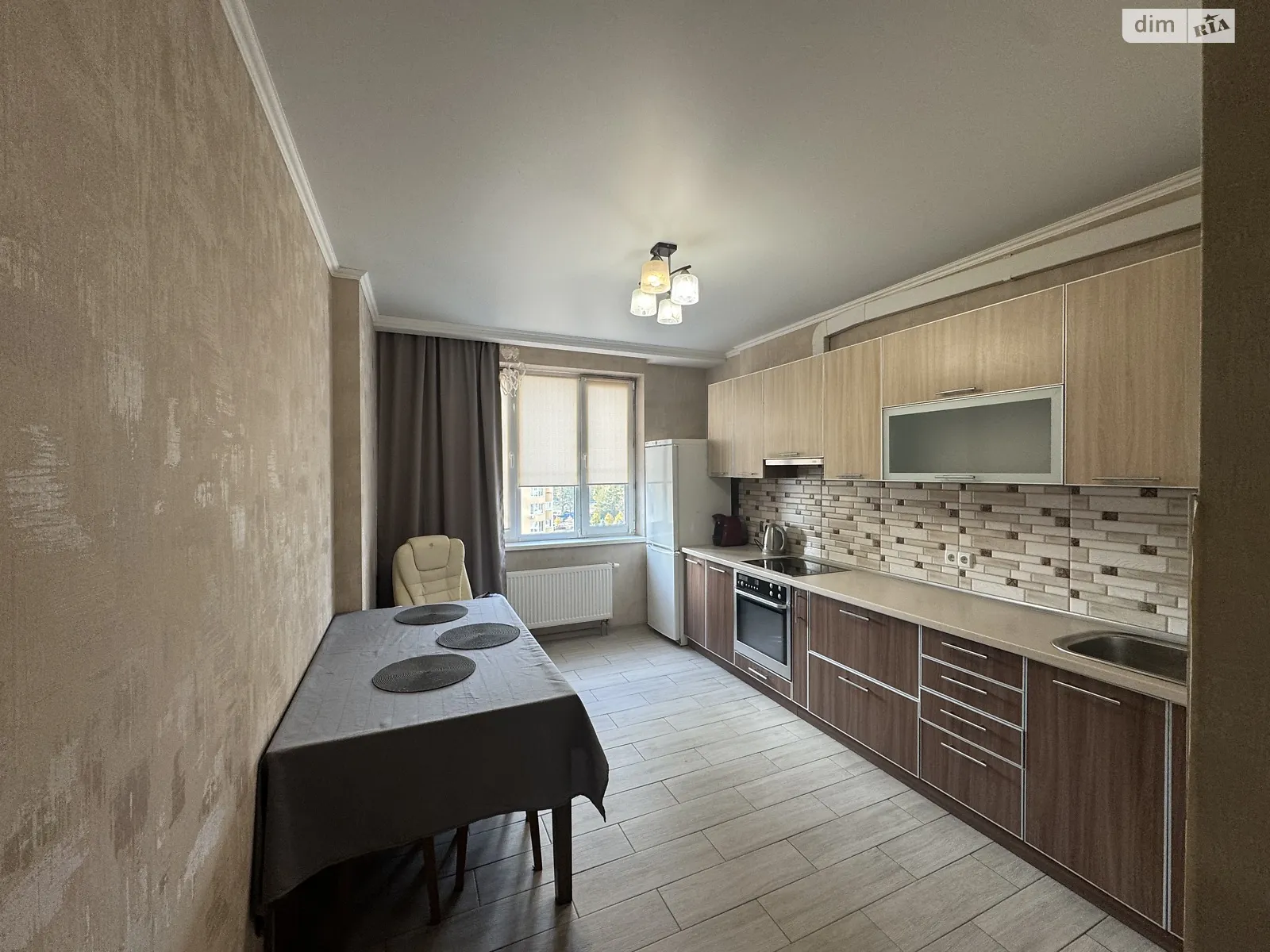 Сдается в аренду 1-комнатная квартира 42 кв. м в Броварах, ул. Киевская, 243 - фото 1