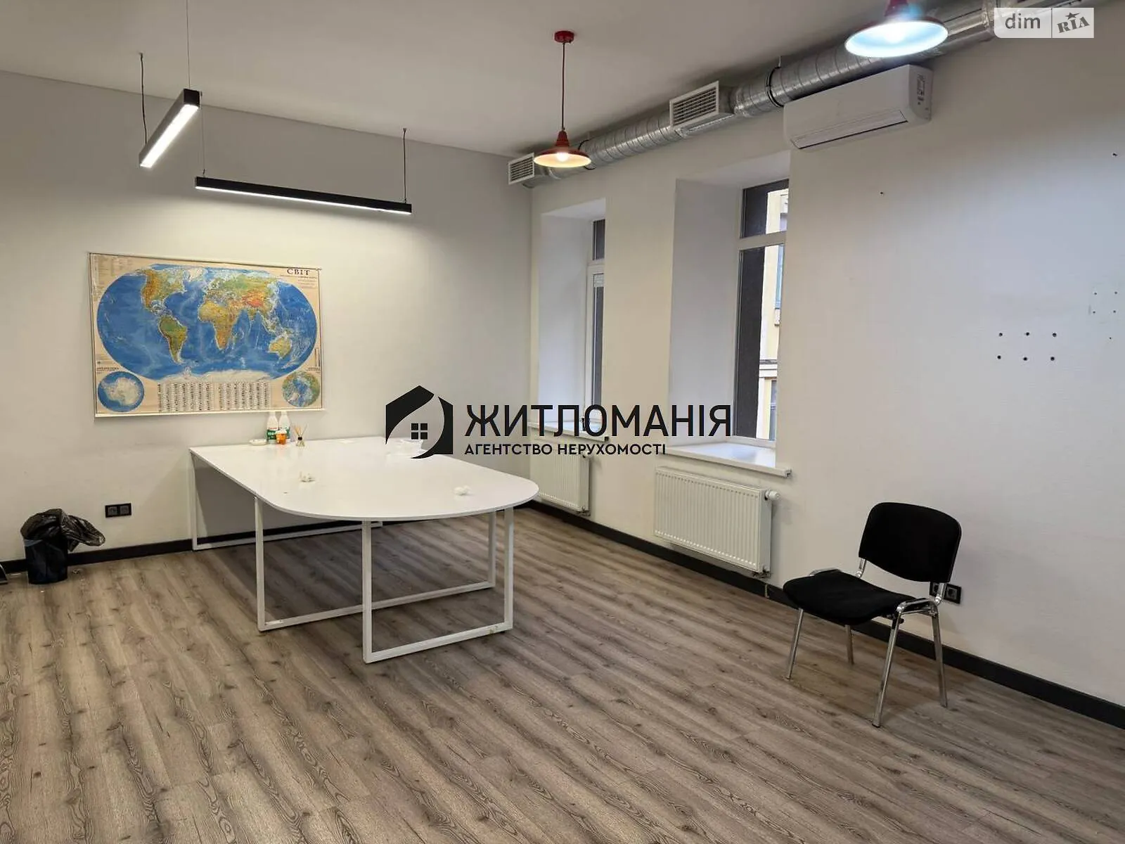 Сдается в аренду офис 151 кв. м в бизнес-центре, цена: 2500 $ - фото 1