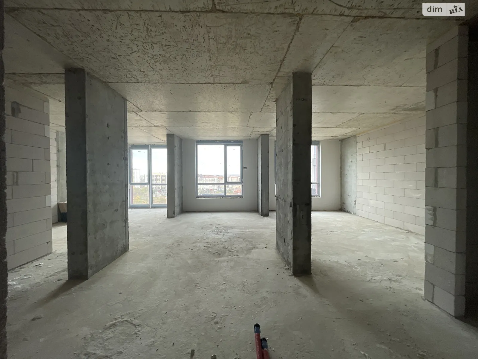 Продається 1-кімнатна квартира 63 кв. м у Івано-Франківську, вул. Героїв Миколаєва(Сєченова), 129А корпус 14 - фото 1