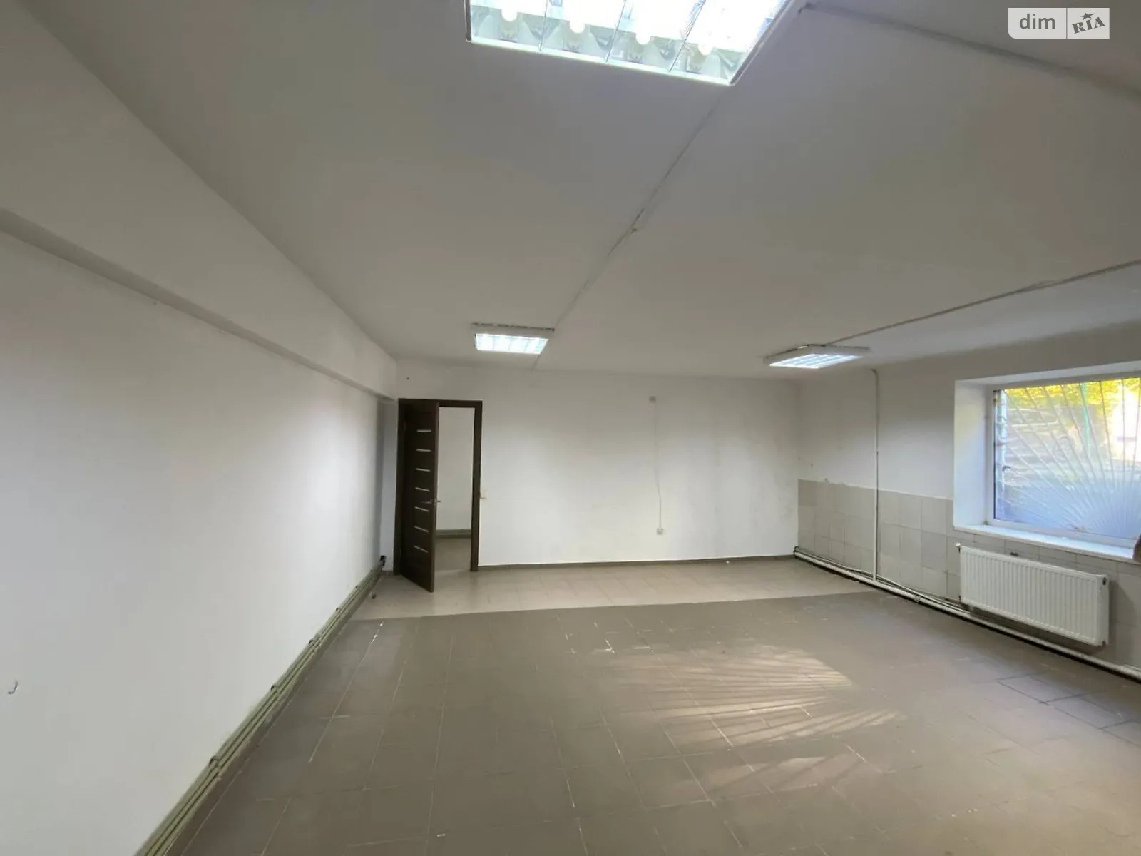 Сдается в аренду помещения свободного назначения 188.8 кв. м в 4-этажном здании, цена: 25000 грн - фото 1